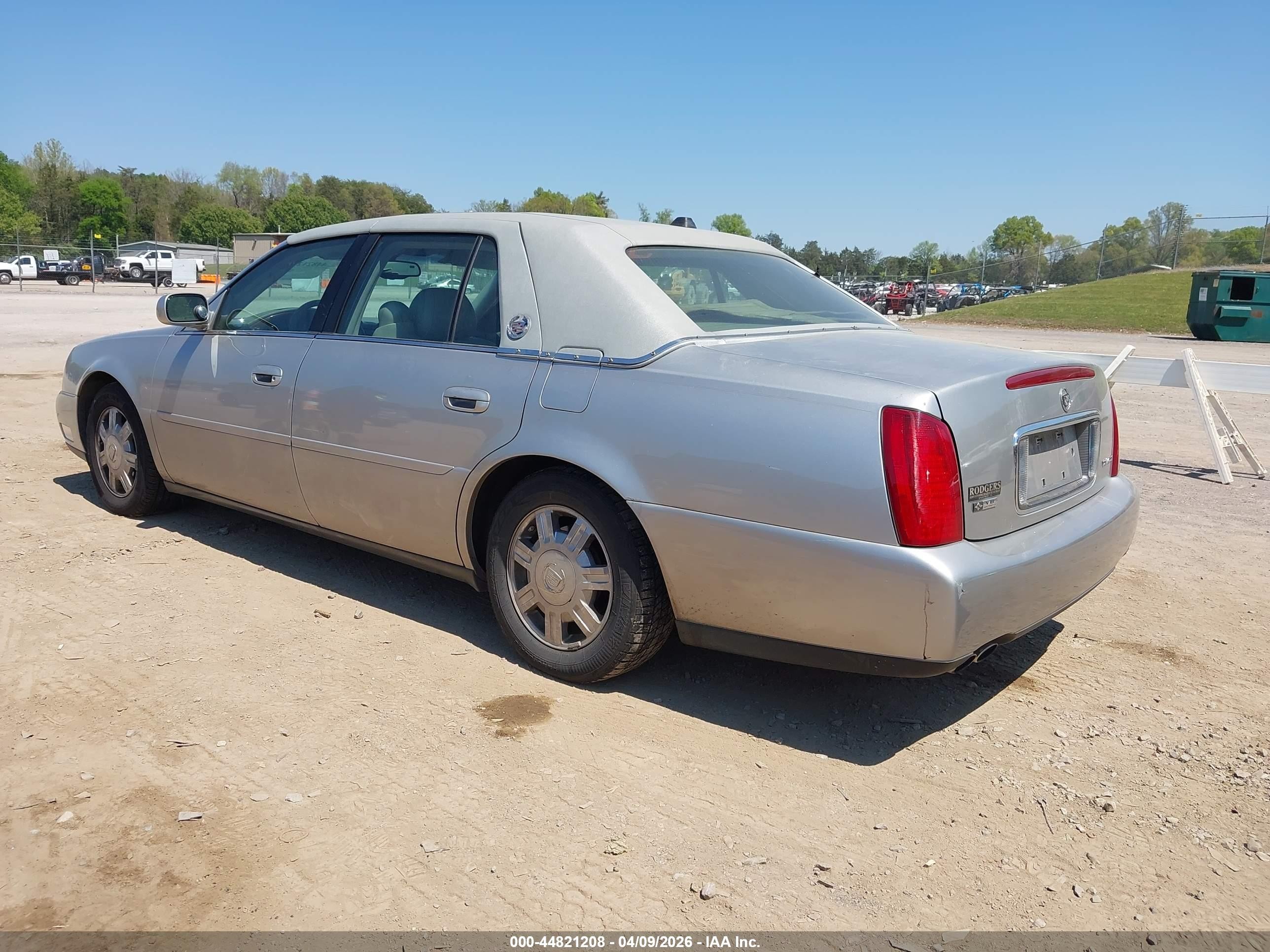 2004 Cadillac Deville Standard Серебряный vin: 1G6KD54Y24U227797
