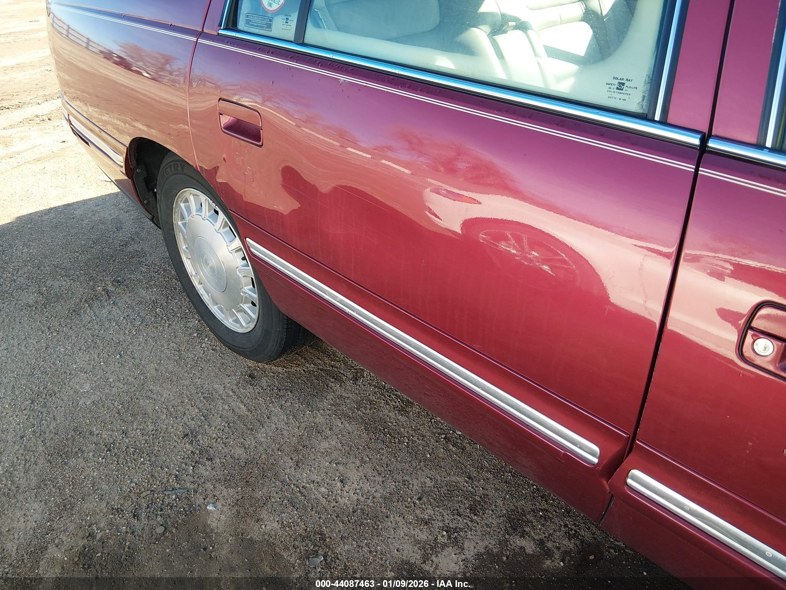 1998 Cadillac Deville Standard Maroon vin: 1G6KD54Y2WU703274