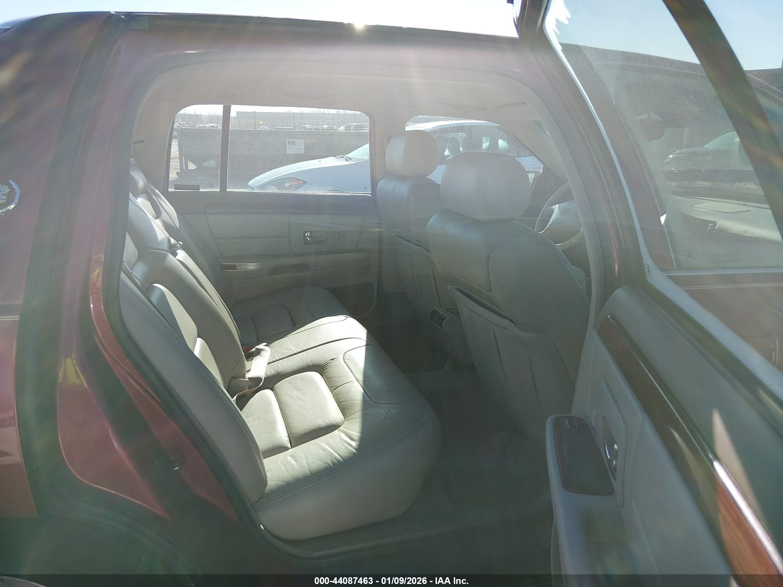 1998 Cadillac Deville Standard Maroon vin: 1G6KD54Y2WU703274