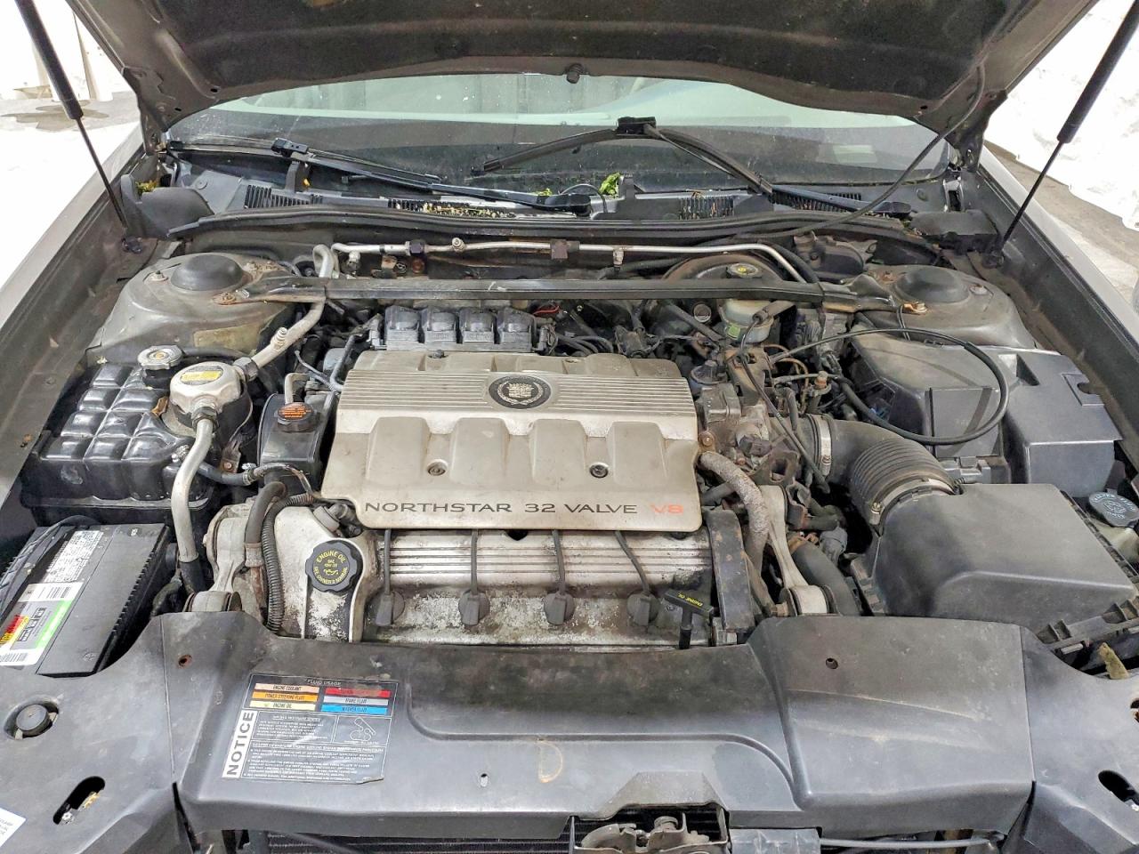 1998 Cadillac Deville Silver vin: 1G6KD54Y2WU742222