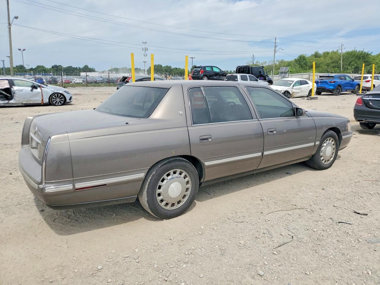 1999 Cadillac Deville Gray vin: 1G6KD54Y2XU798081