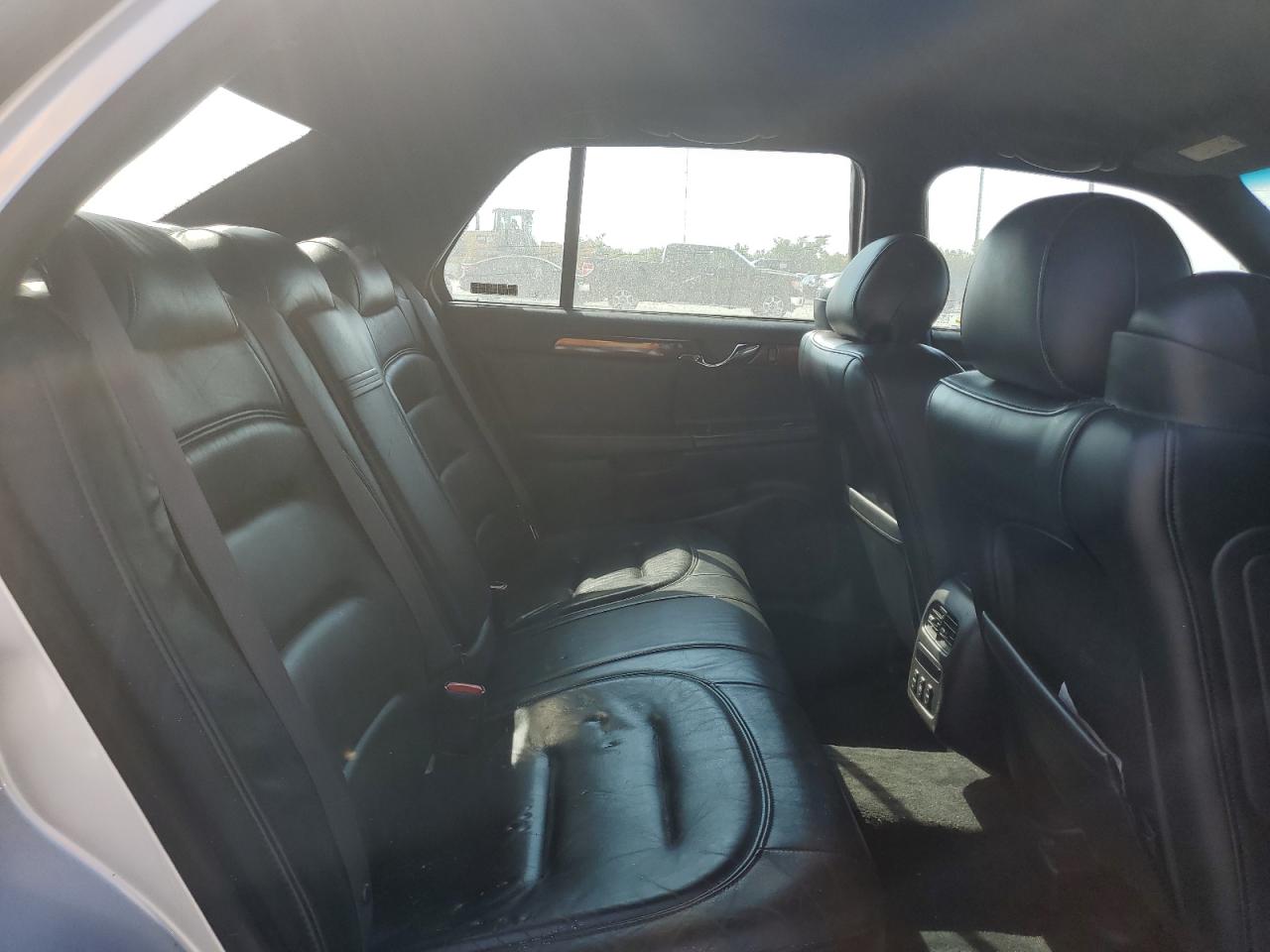 2000 Cadillac Deville Серебряный vin: 1G6KD54Y2YU255153