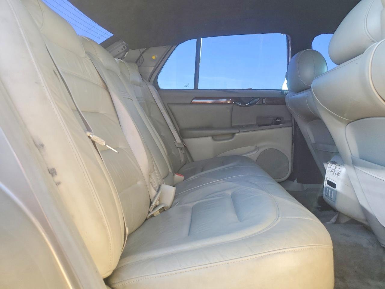 2000 Cadillac Deville Tan vin: 1G6KD54Y2YU267724