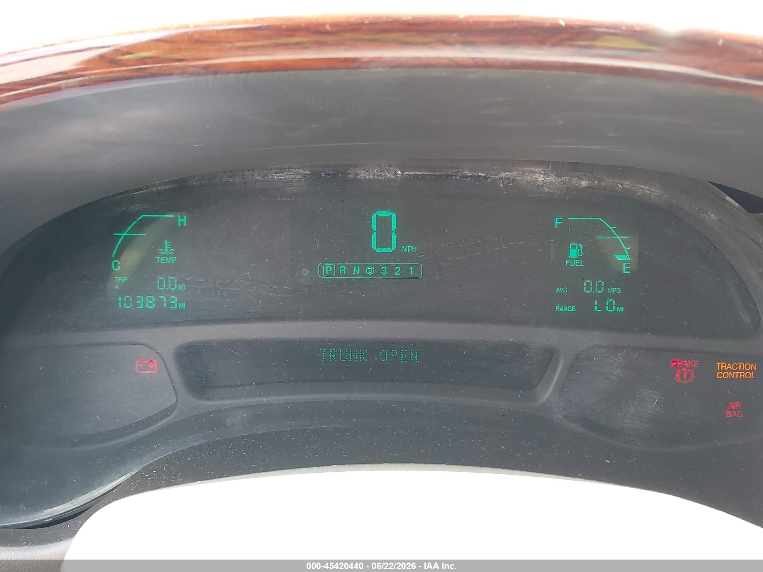 2002 Cadillac Deville   Золотой vin: 1G6KD54Y32U257906
