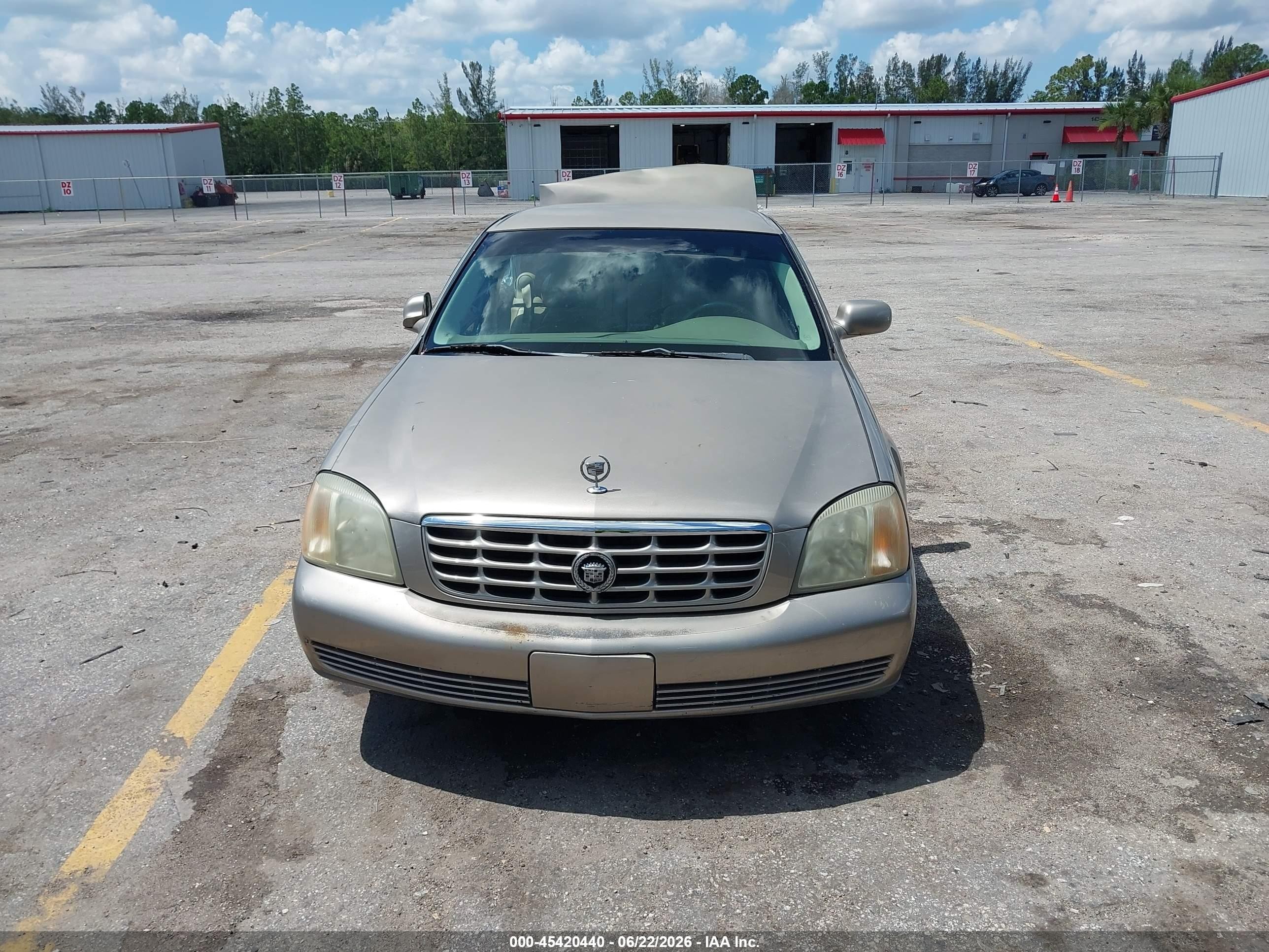2002 Cadillac Deville   Золотой vin: 1G6KD54Y32U257906