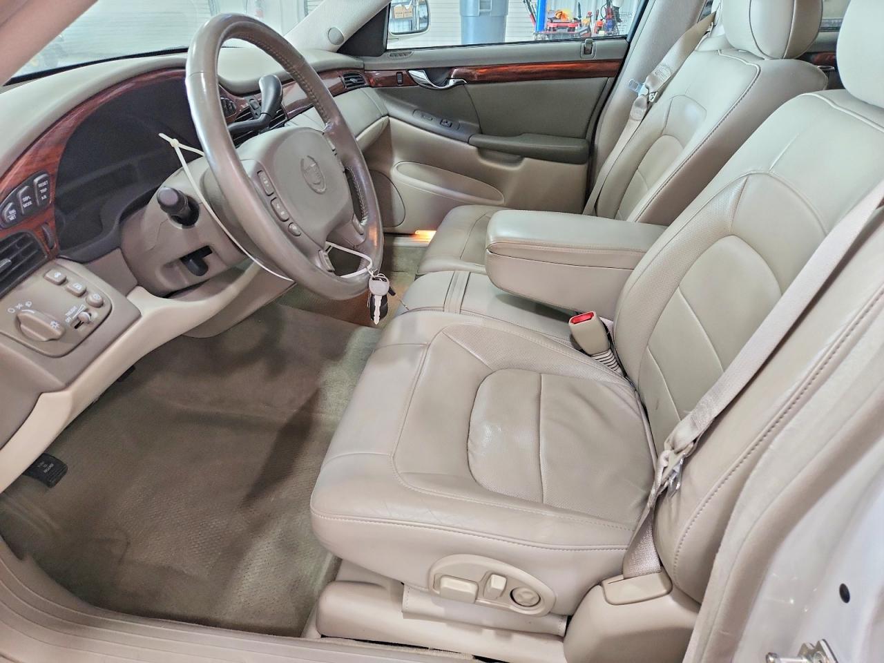 2004 Cadillac Deville Beige vin: 1G6KD54Y34U180277