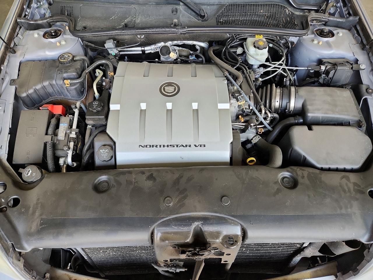 2005 Cadillac Deville Silver vin: 1G6KD54Y35U260440