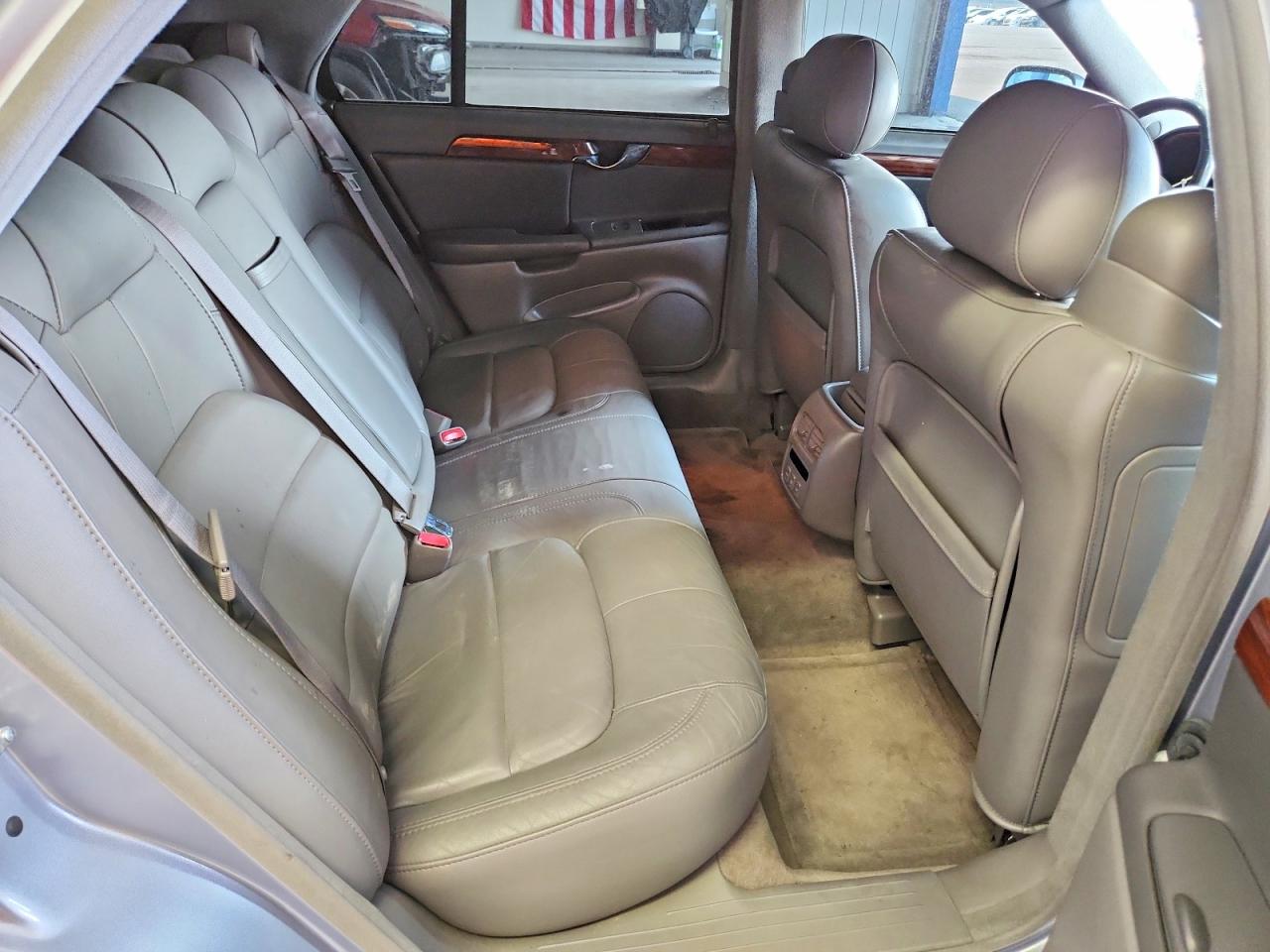 2005 Cadillac Deville Silver vin: 1G6KD54Y35U260440