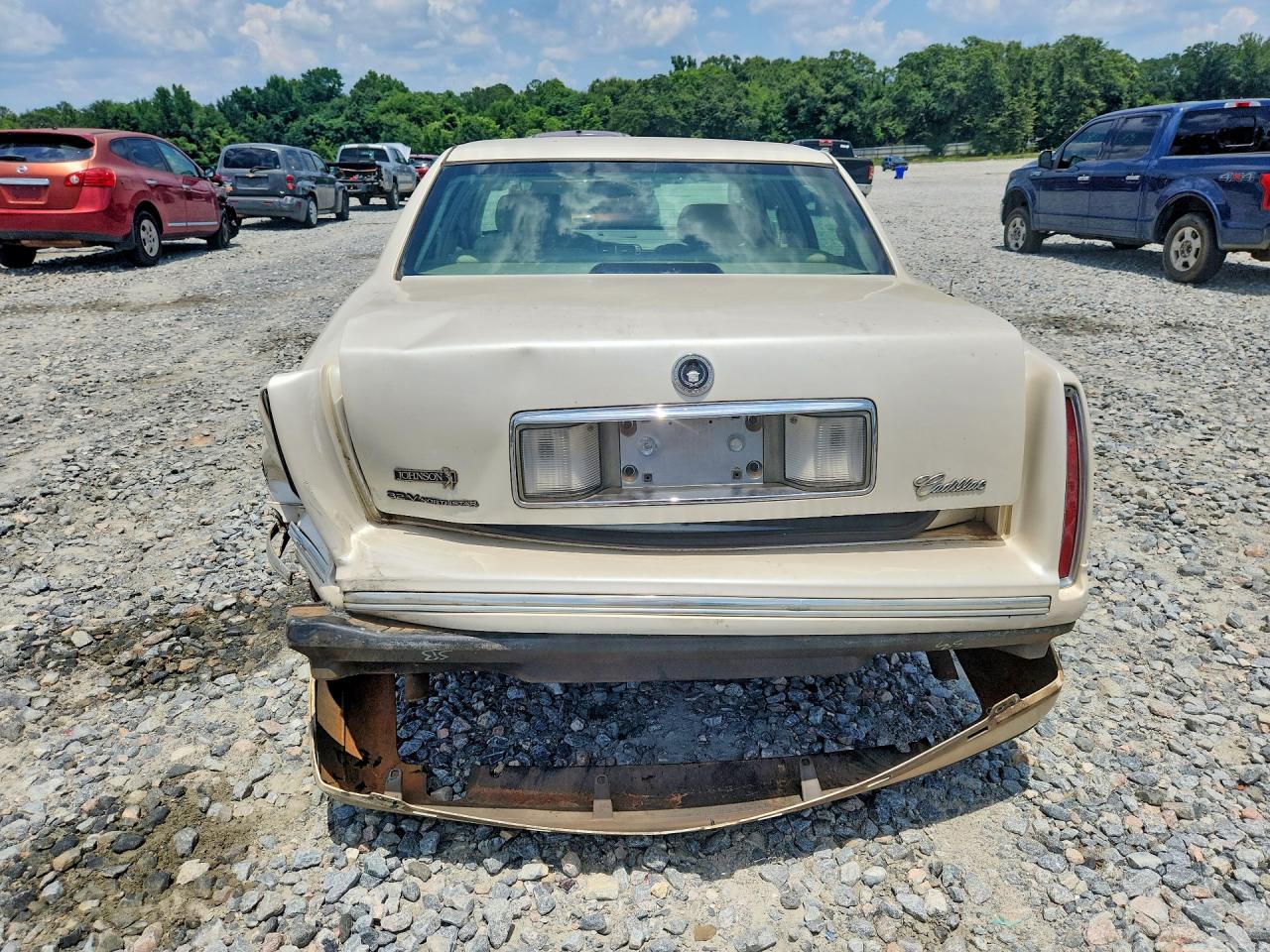 1999 Cadillac Deville Cream vin: 1G6KD54Y3XU800260