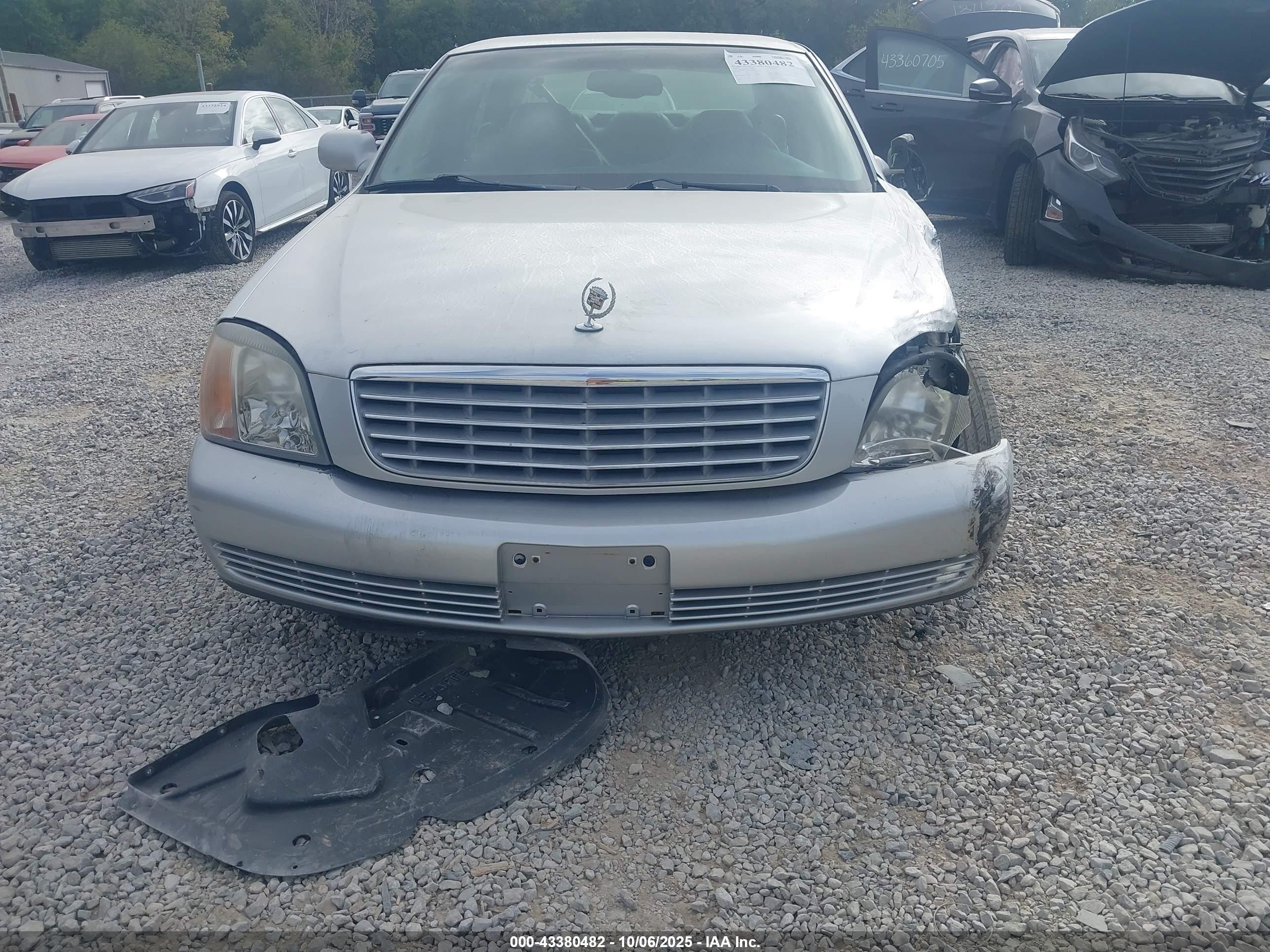 2000 Cadillac Deville Standard Silver vin: 1G6KD54Y3YU353141