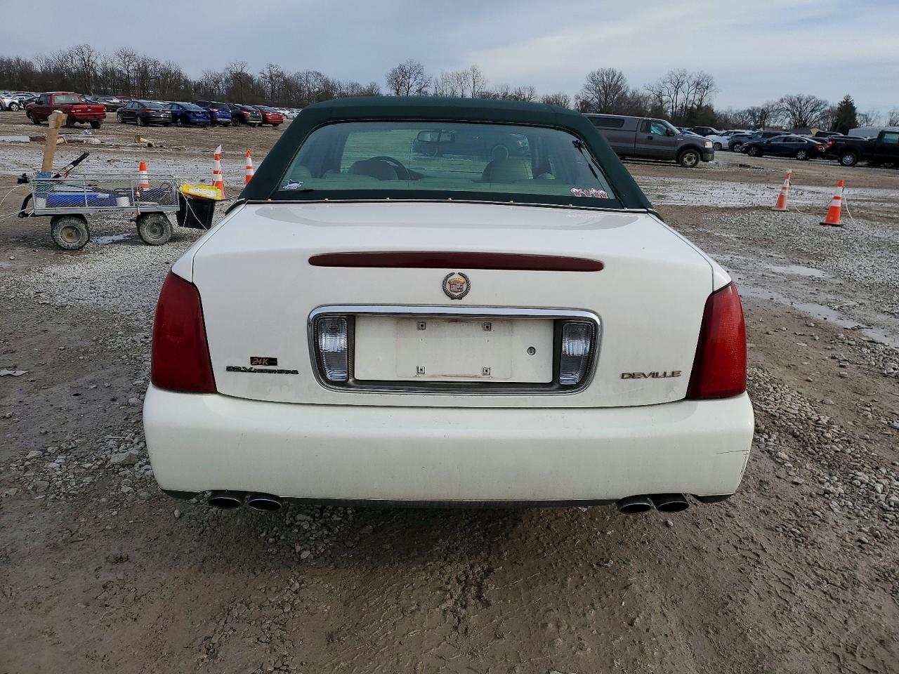 2000 Cadillac Deville White vin: 1G6KD54Y3YU353401