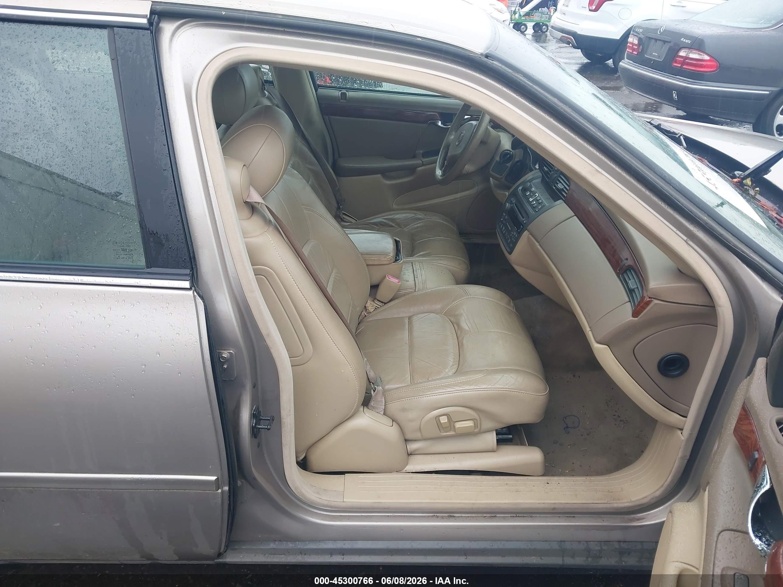 2004 Cadillac Deville Standard Gold vin: 1G6KD54Y44U116359