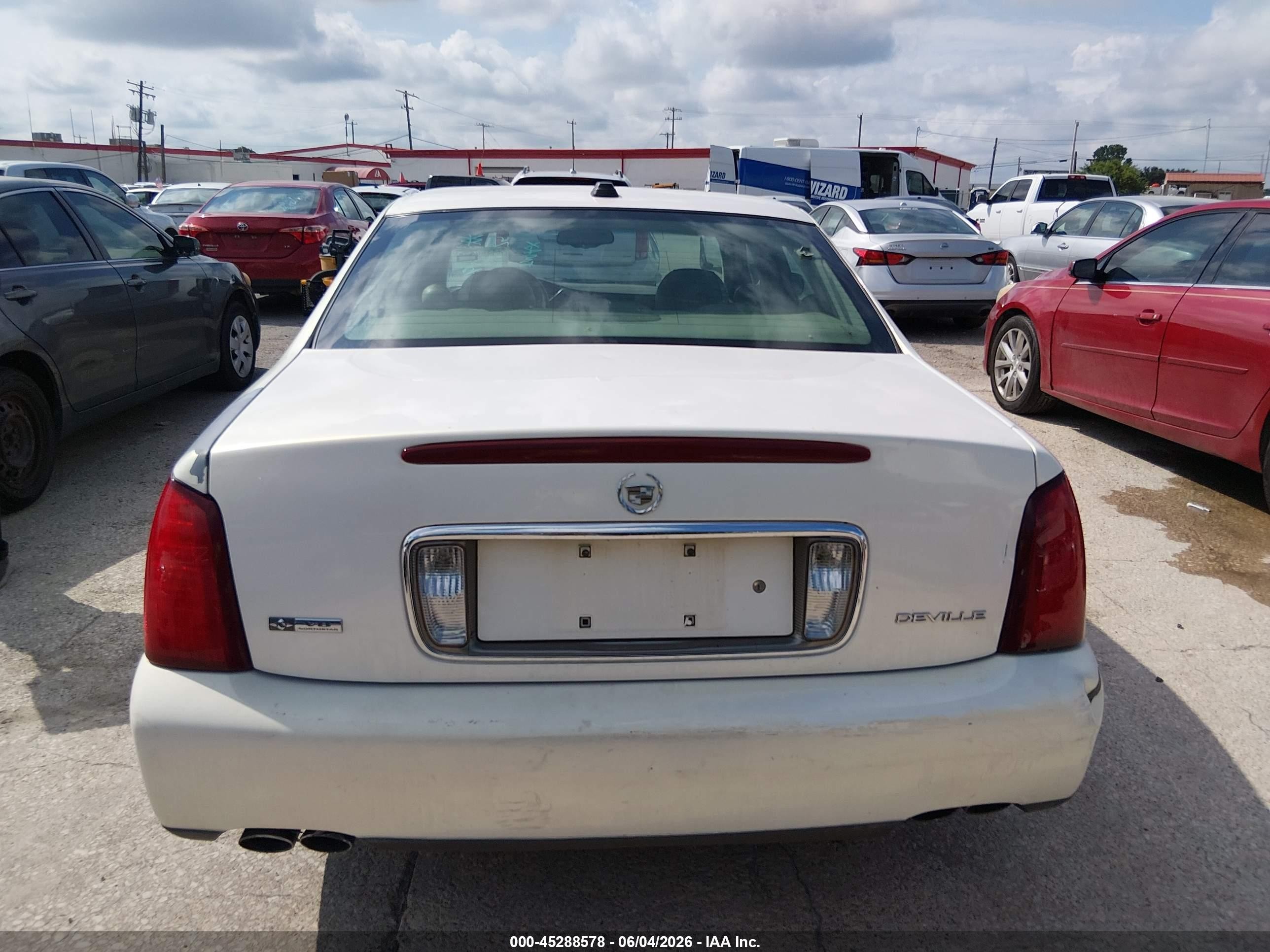 2004 Cadillac Deville Standard Champagne vin: 1G6KD54Y44U217675
