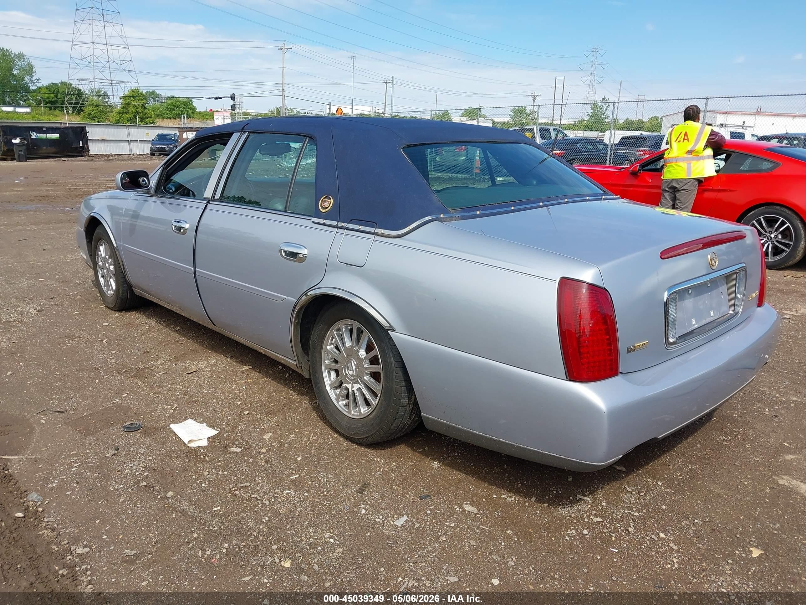 2004 Cadillac Deville Standard Silver vin: 1G6KD54Y44U249929