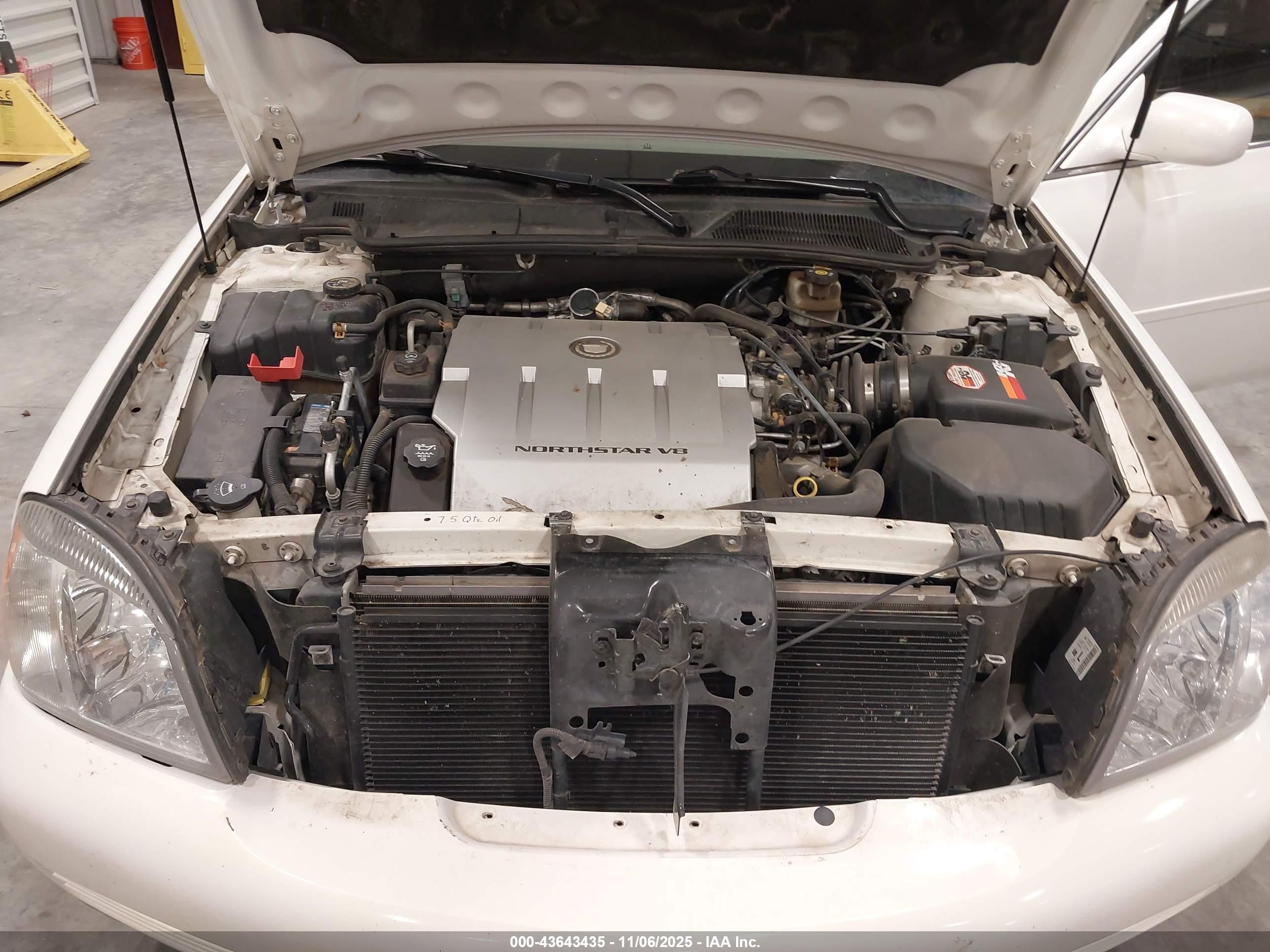 2005 Cadillac Deville Standard White vin: 1G6KD54Y45U196652