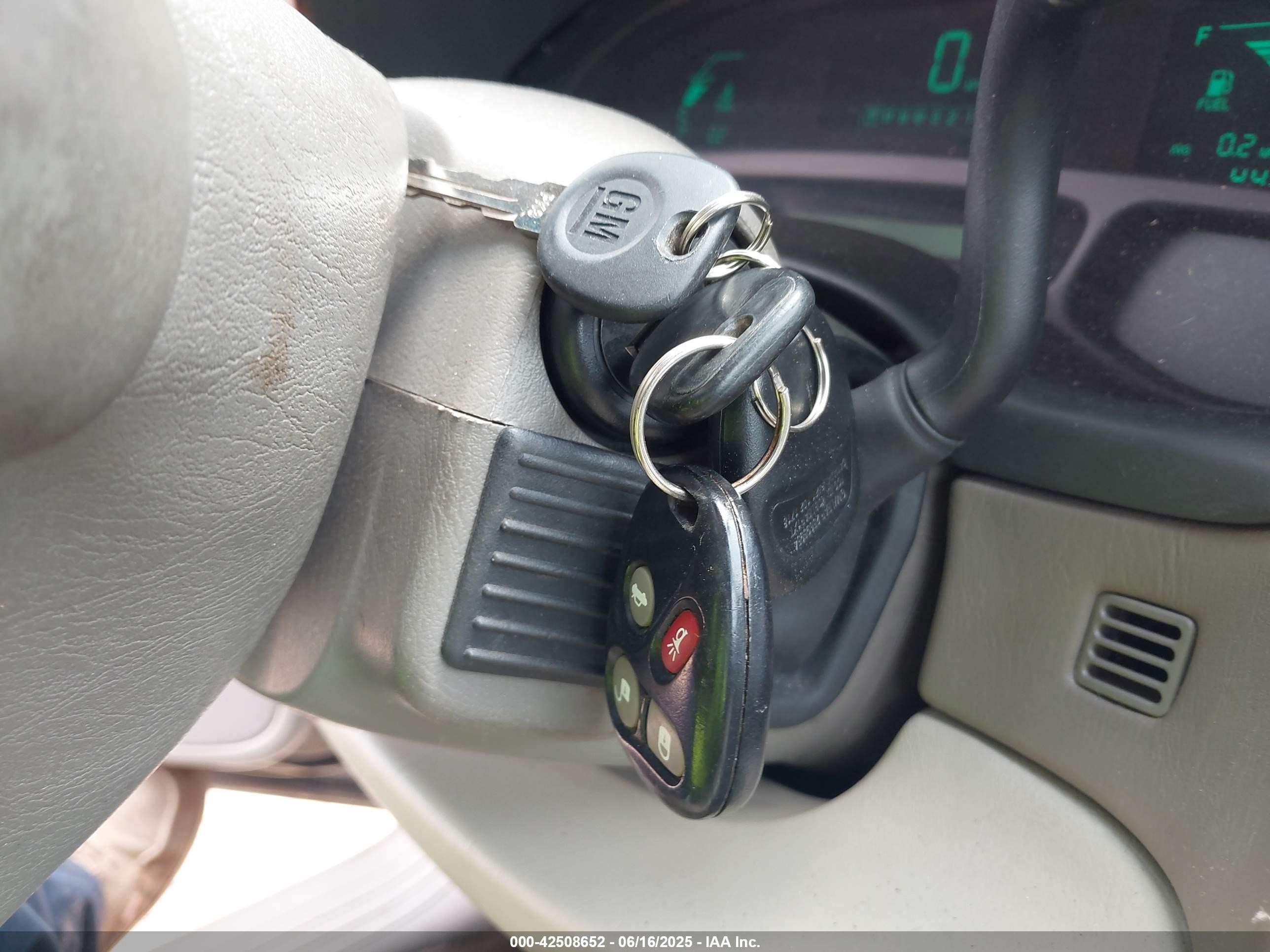 2005 Cadillac Deville Livery Gray vin: 1G6KD54Y45U207732