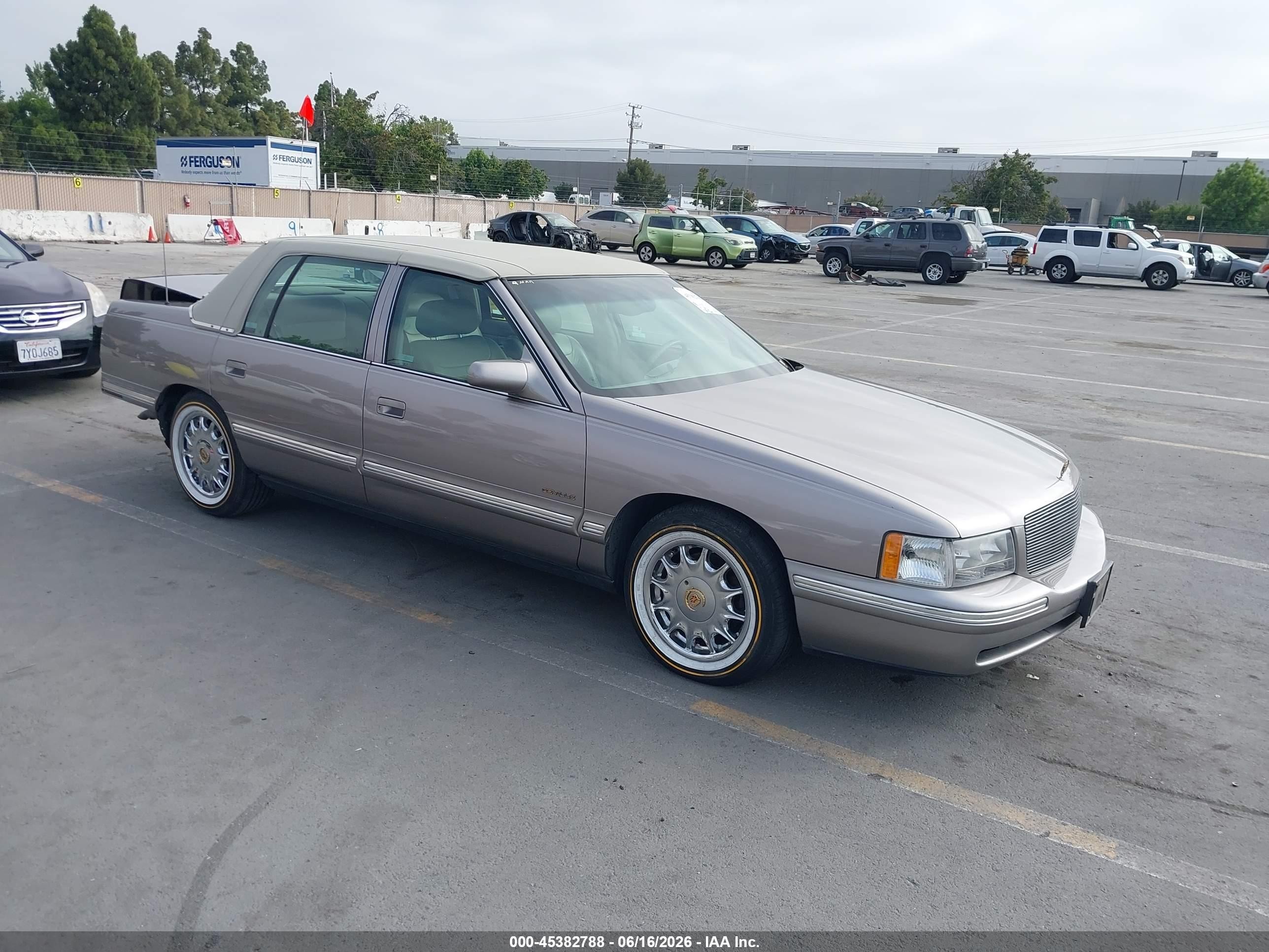 1999 Cadillac Deville Standard Brown vin: 1G6KD54Y4XU732227