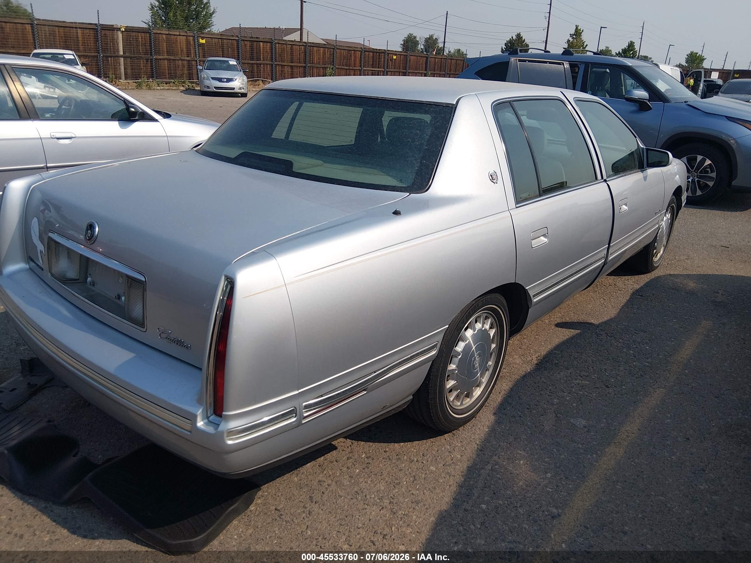 1999 Cadillac Deville Standard Silver vin: 1G6KD54Y4XU806083