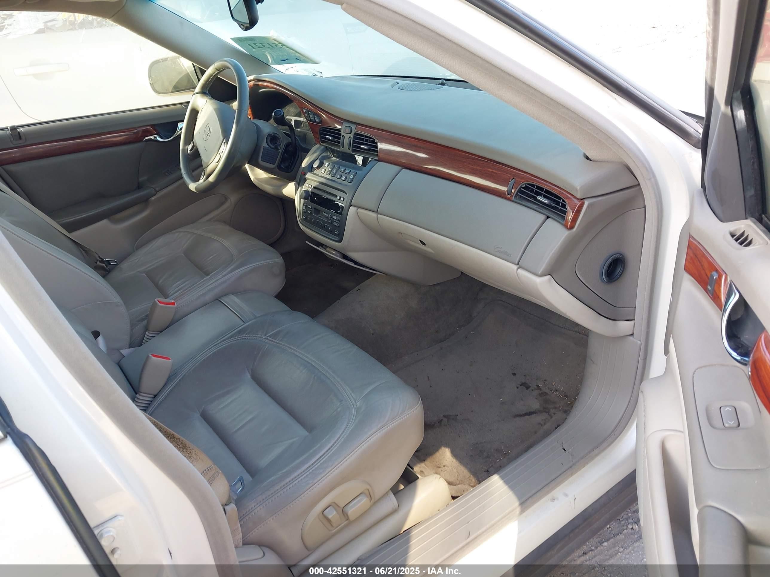2000 Cadillac Deville Standard Cream vin: 1G6KD54Y4YU225362