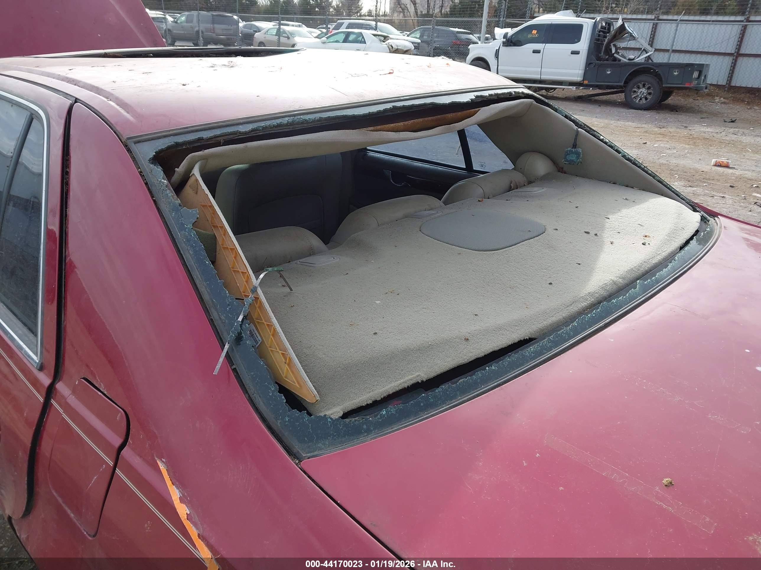 2000 Cadillac Deville Standard Red vin: 1G6KD54Y4YU267658