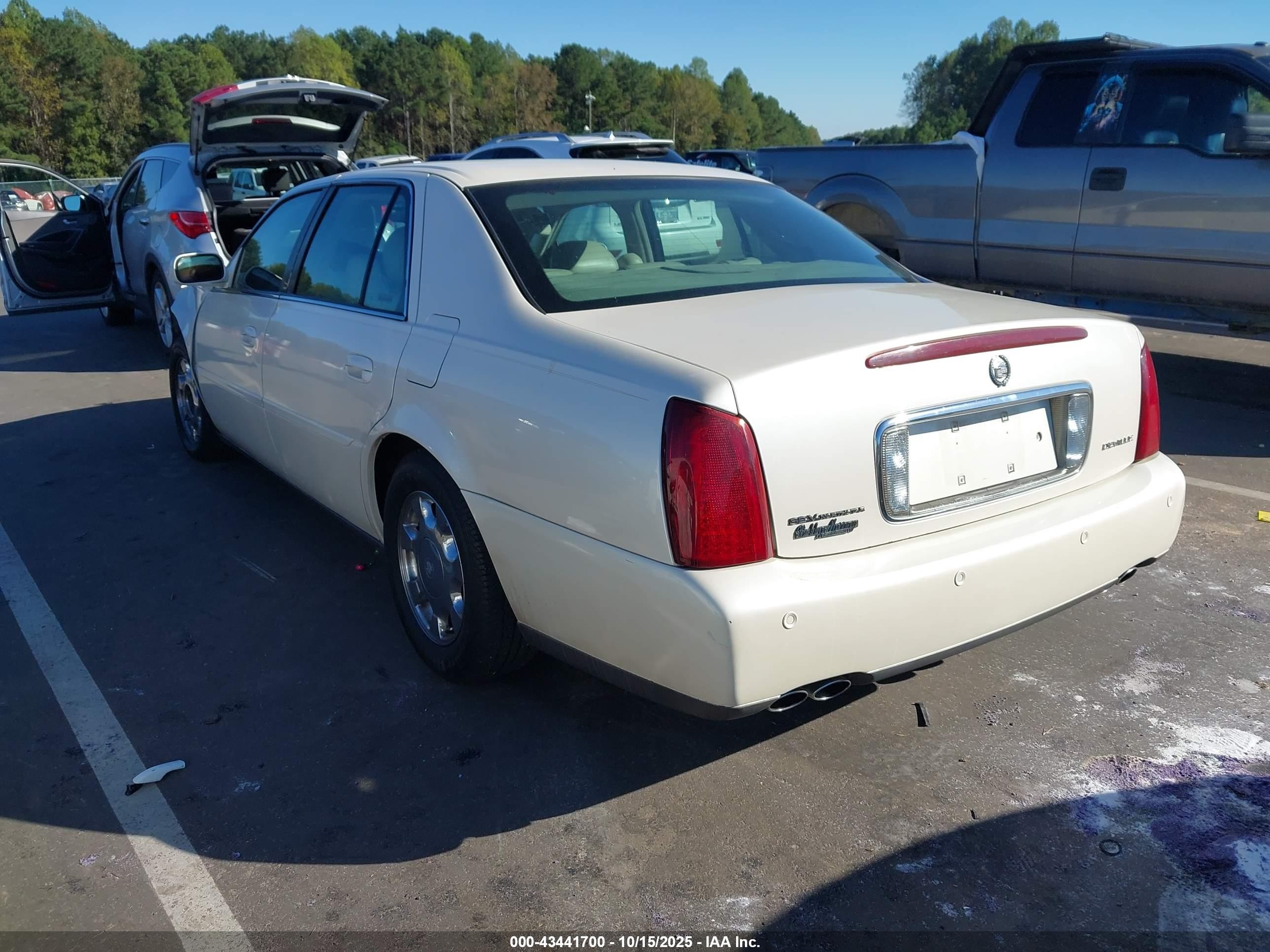 2000 Cadillac Deville Standard White vin: 1G6KD54Y4YU331780