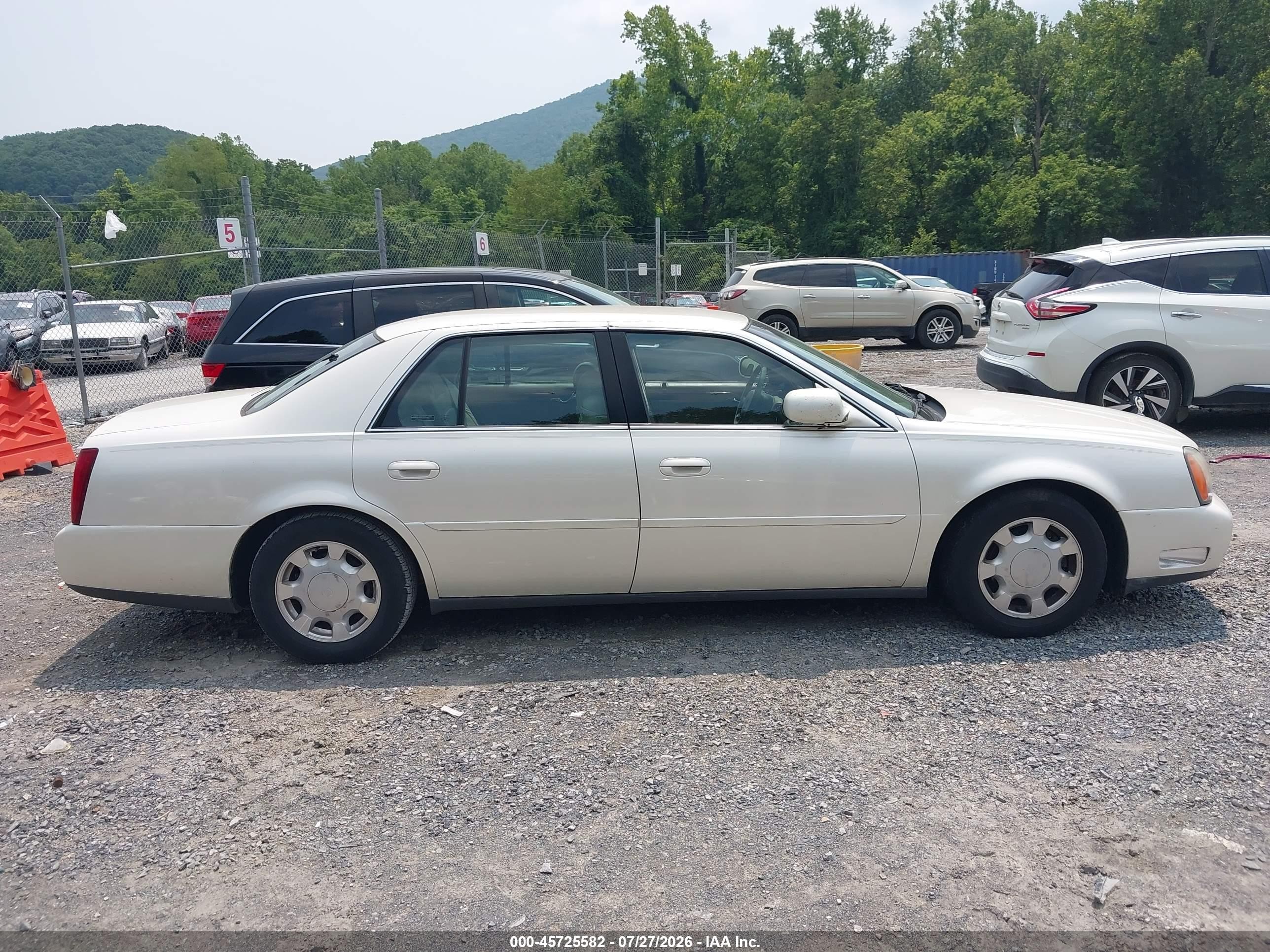 2000 Cadillac Deville Standard White vin: 1G6KD54Y4YU343797