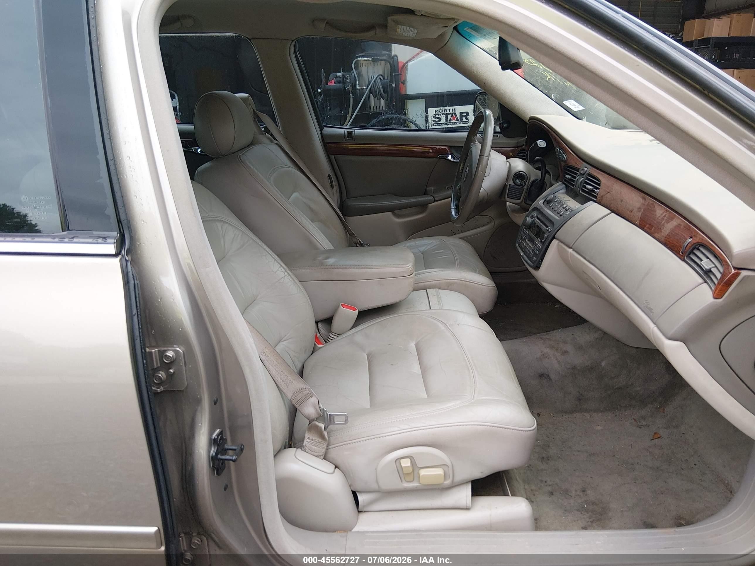 2002 Cadillac Deville   Gold vin: 1G6KD54Y52U152252