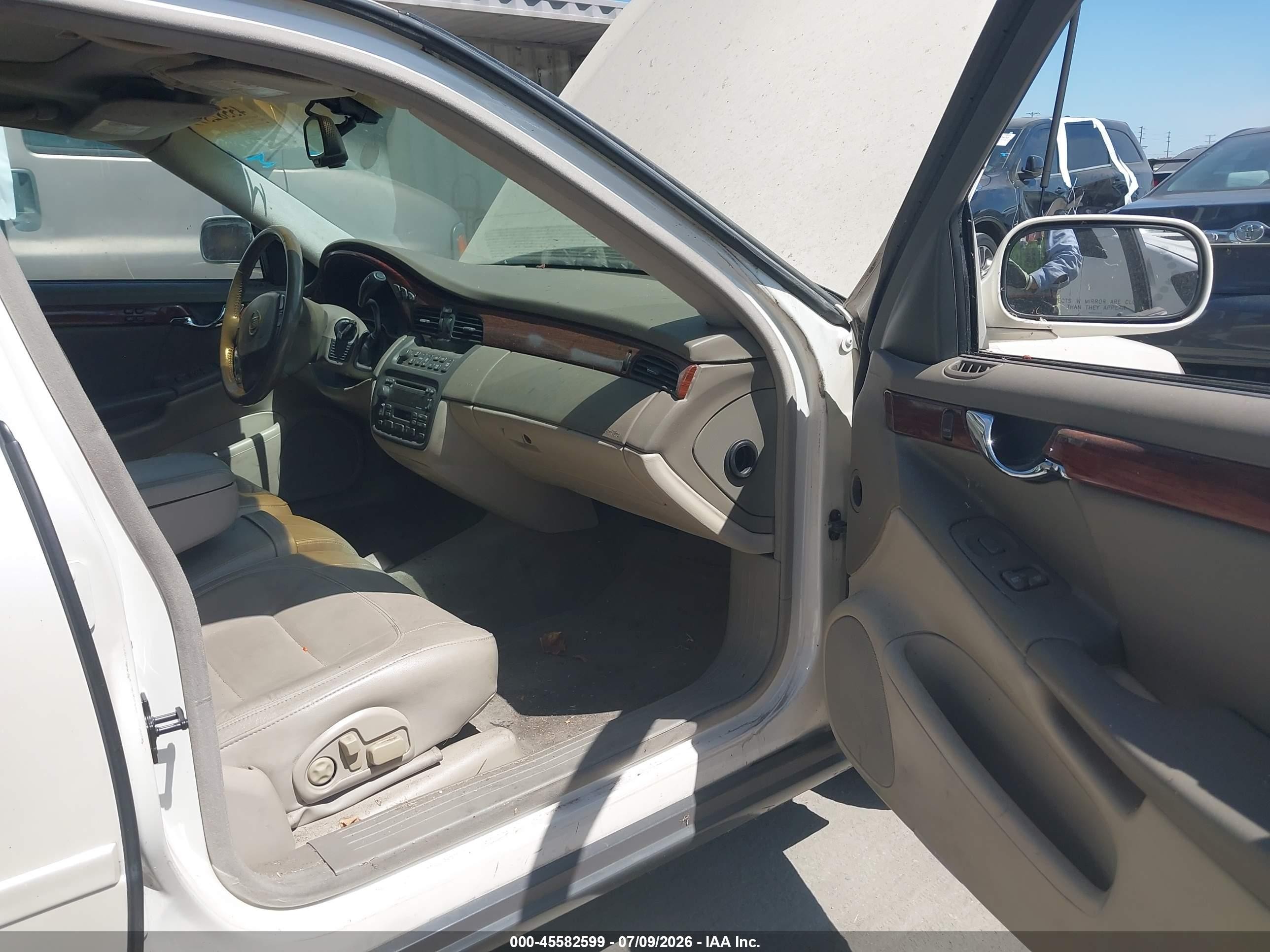 2003 Cadillac Deville Standard Cream vin: 1G6KD54Y53U129247