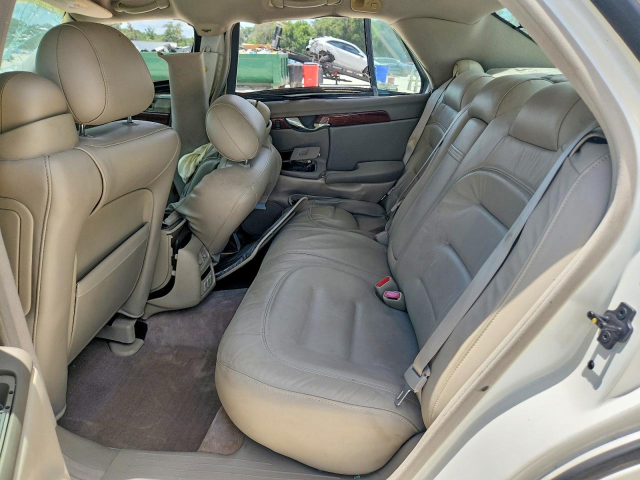 2003 Cadillac Deville White vin: 1G6KD54Y53U275342