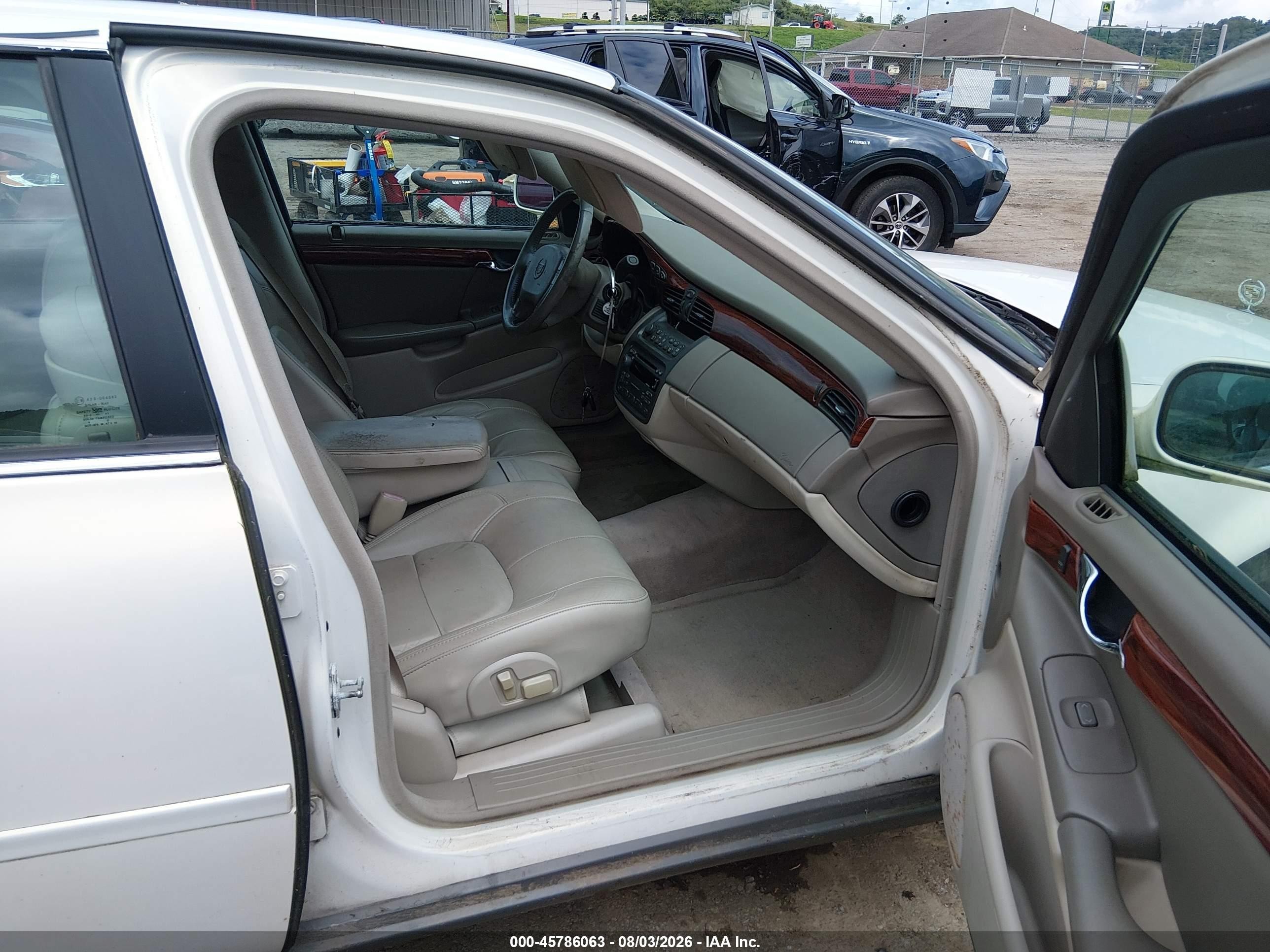 2005 Cadillac Deville Livery Pkg White vin: 1G6KD54Y55U108580