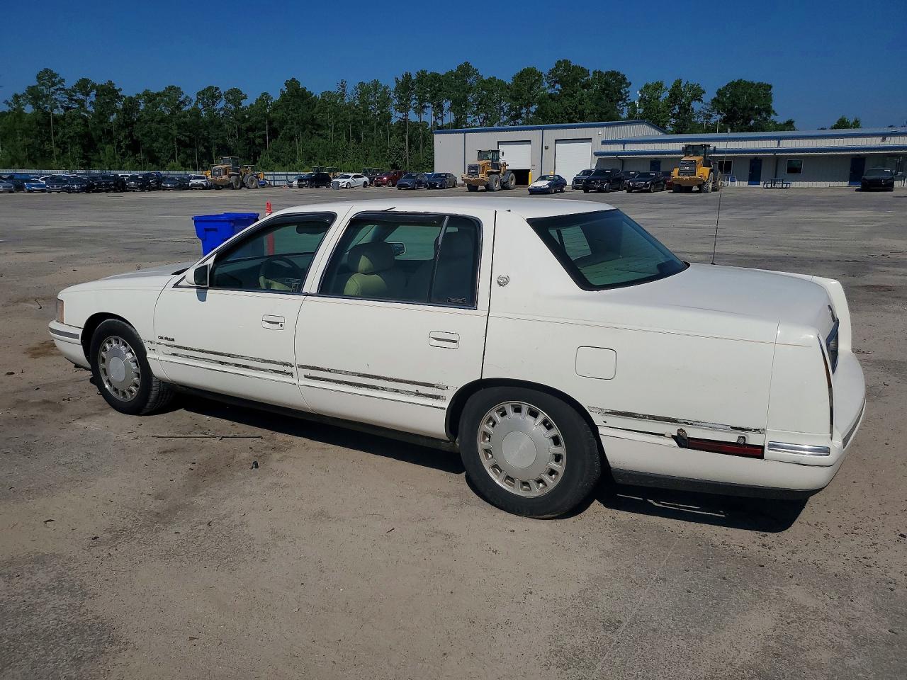 1998 Cadillac Deville Белый vin: 1G6KD54Y5WU767227