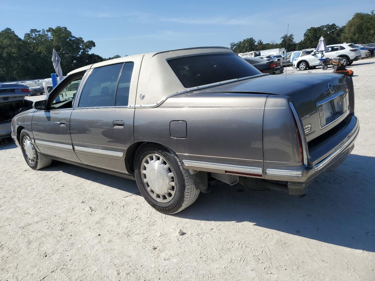 1998 Cadillac Deville Серый vin: 1G6KD54Y5WU781595