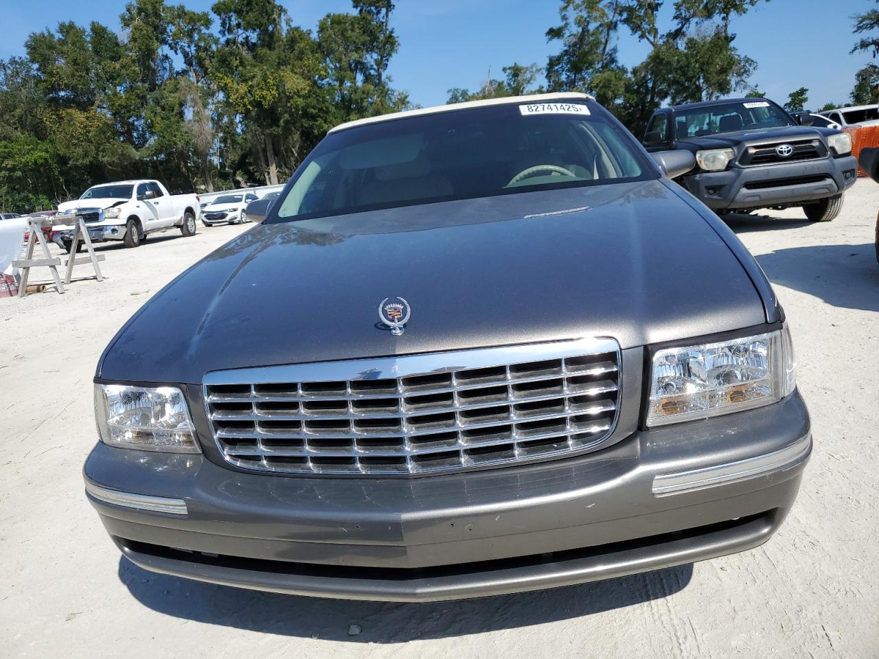 1998 Cadillac Deville Серый vin: 1G6KD54Y5WU781595
