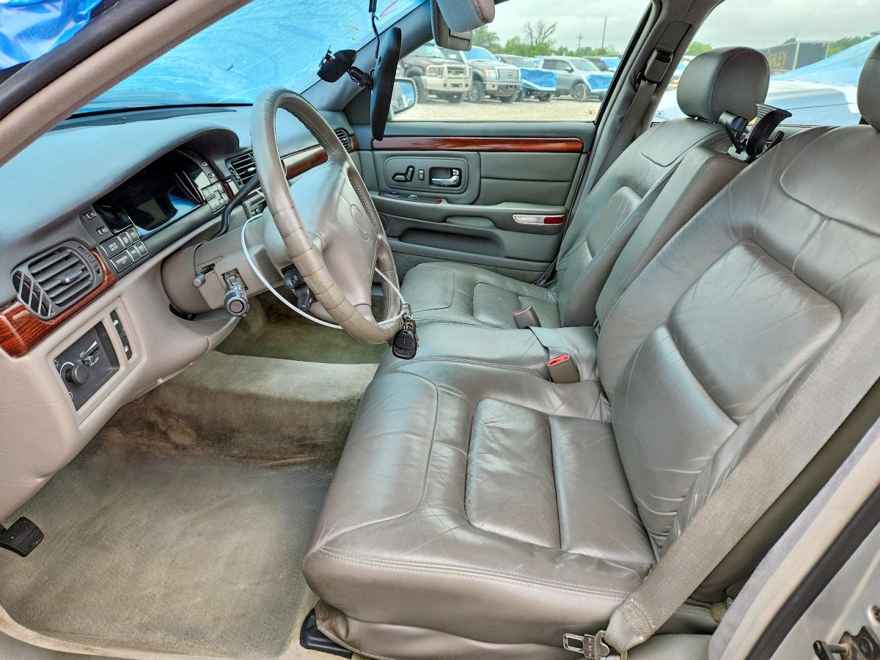 1999 Cadillac Deville Silver vin: 1G6KD54Y5XU804083