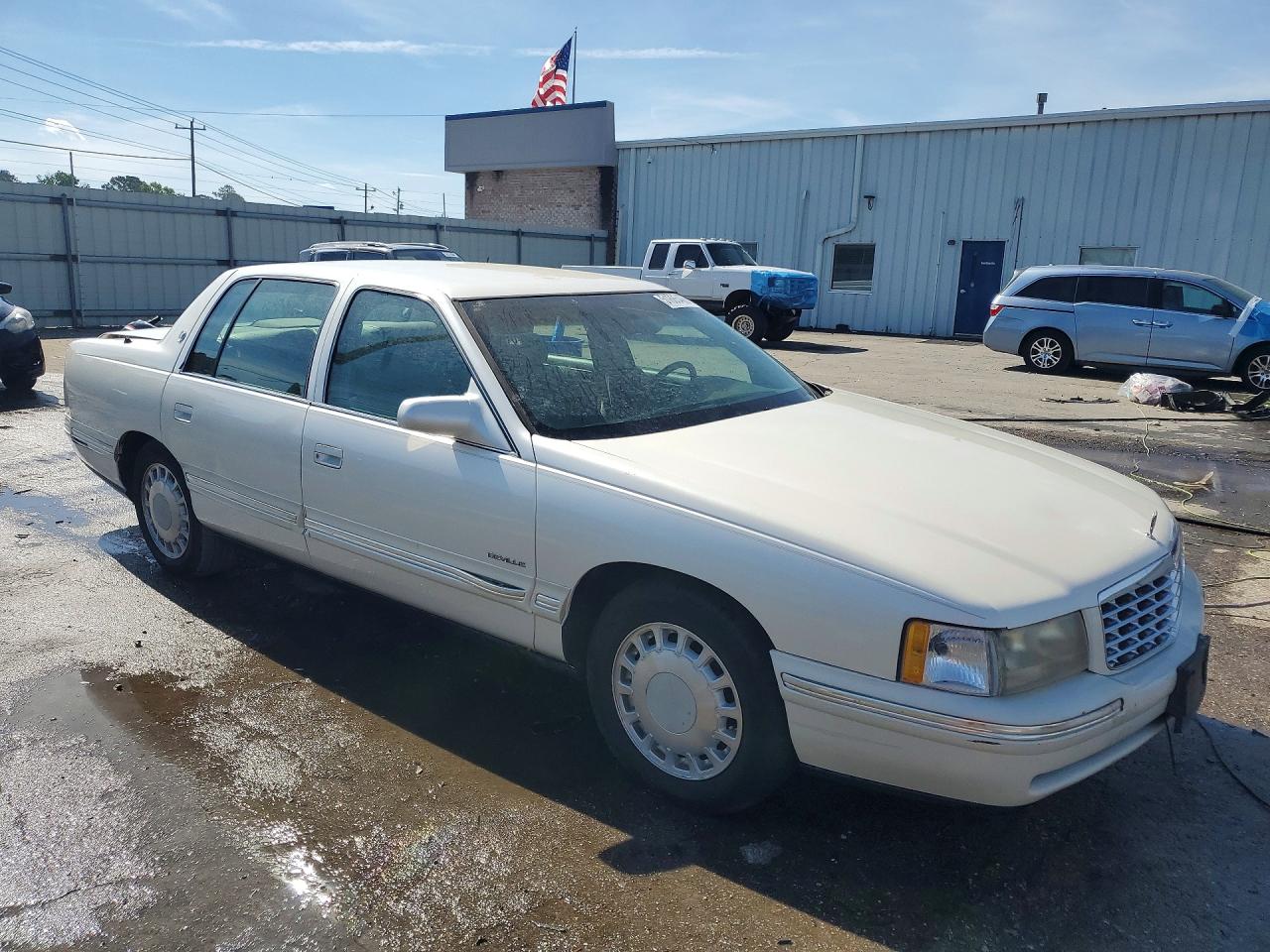 1999 Cadillac Deville White vin: 1G6KD54Y6XU809793