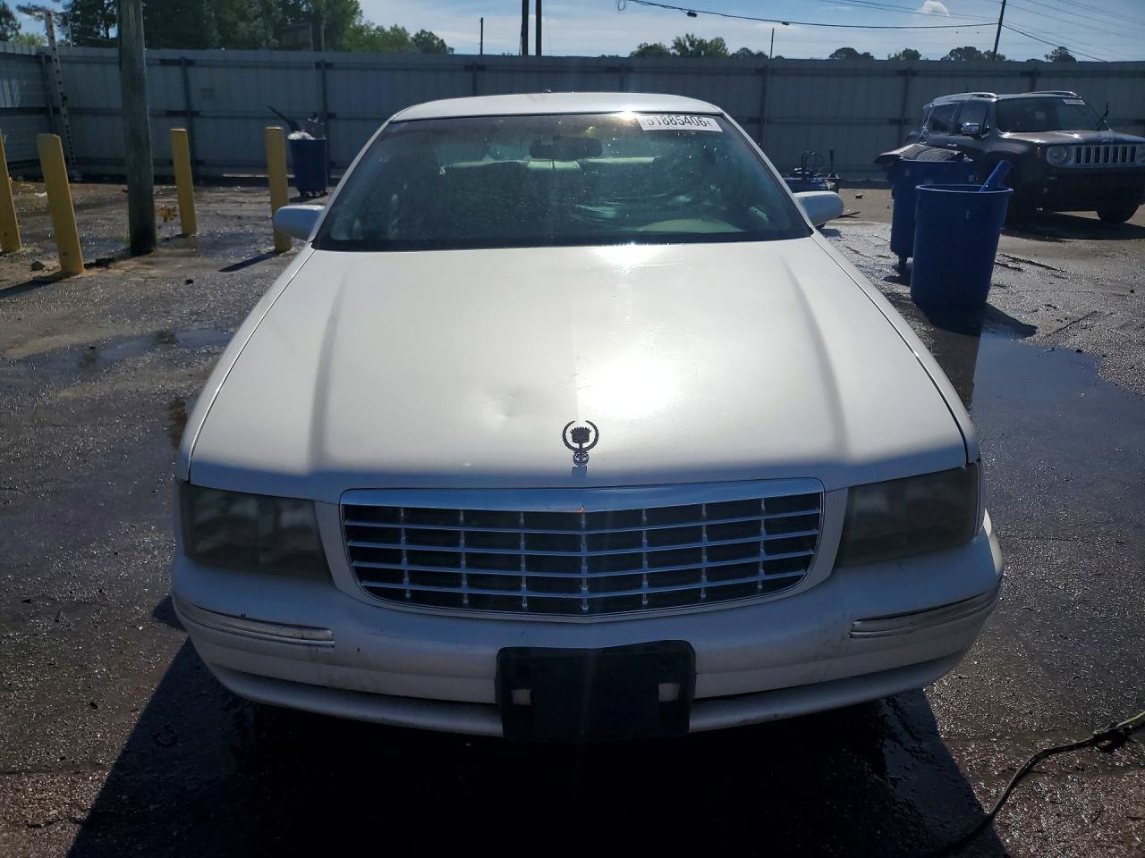 1999 Cadillac Deville White vin: 1G6KD54Y6XU809793