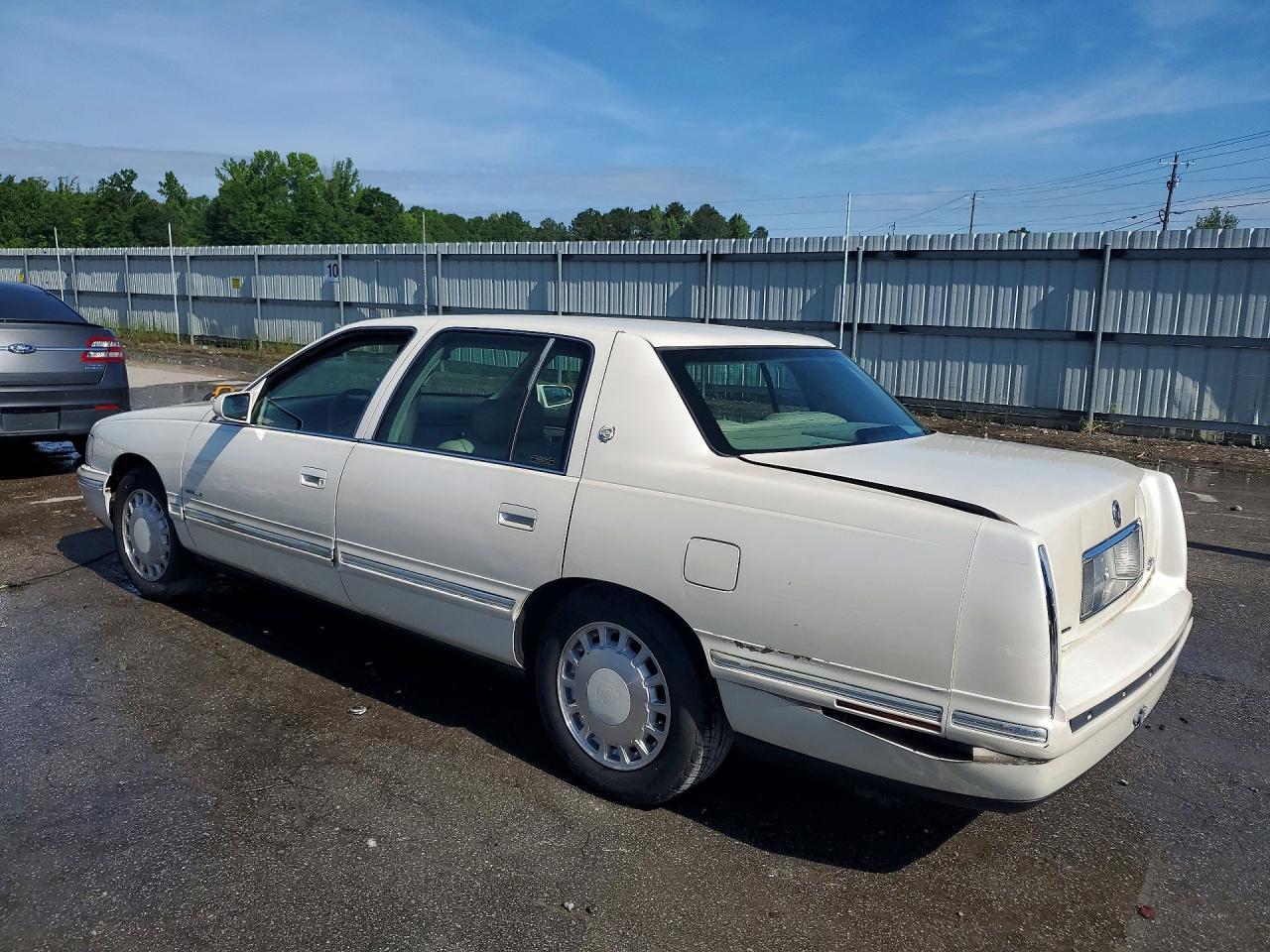 1999 Cadillac Deville White vin: 1G6KD54Y6XU809793