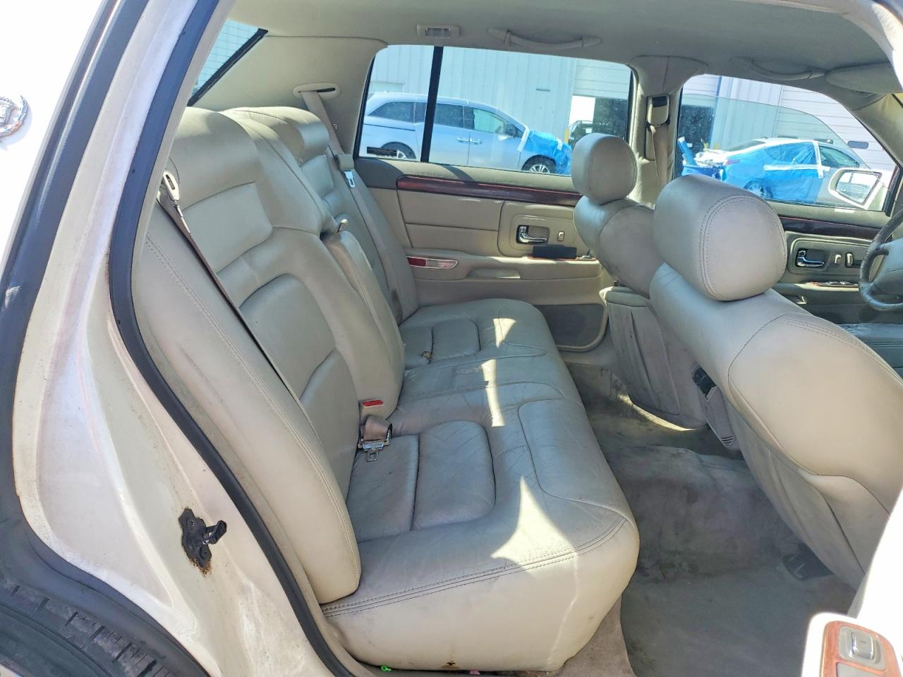 1999 Cadillac Deville White vin: 1G6KD54Y6XU809793