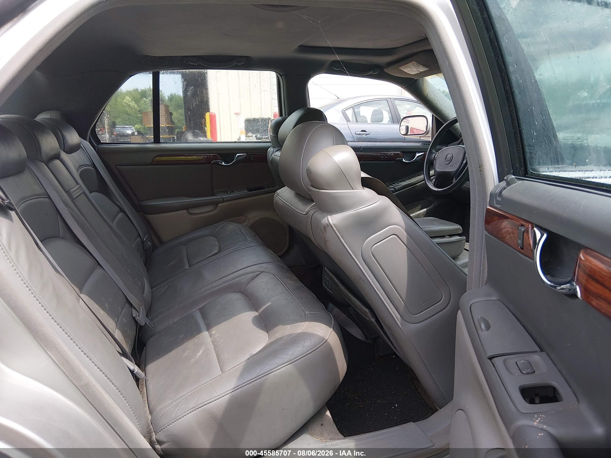 2004 Cadillac Deville   Silver vin: 1G6KD54Y74U183554