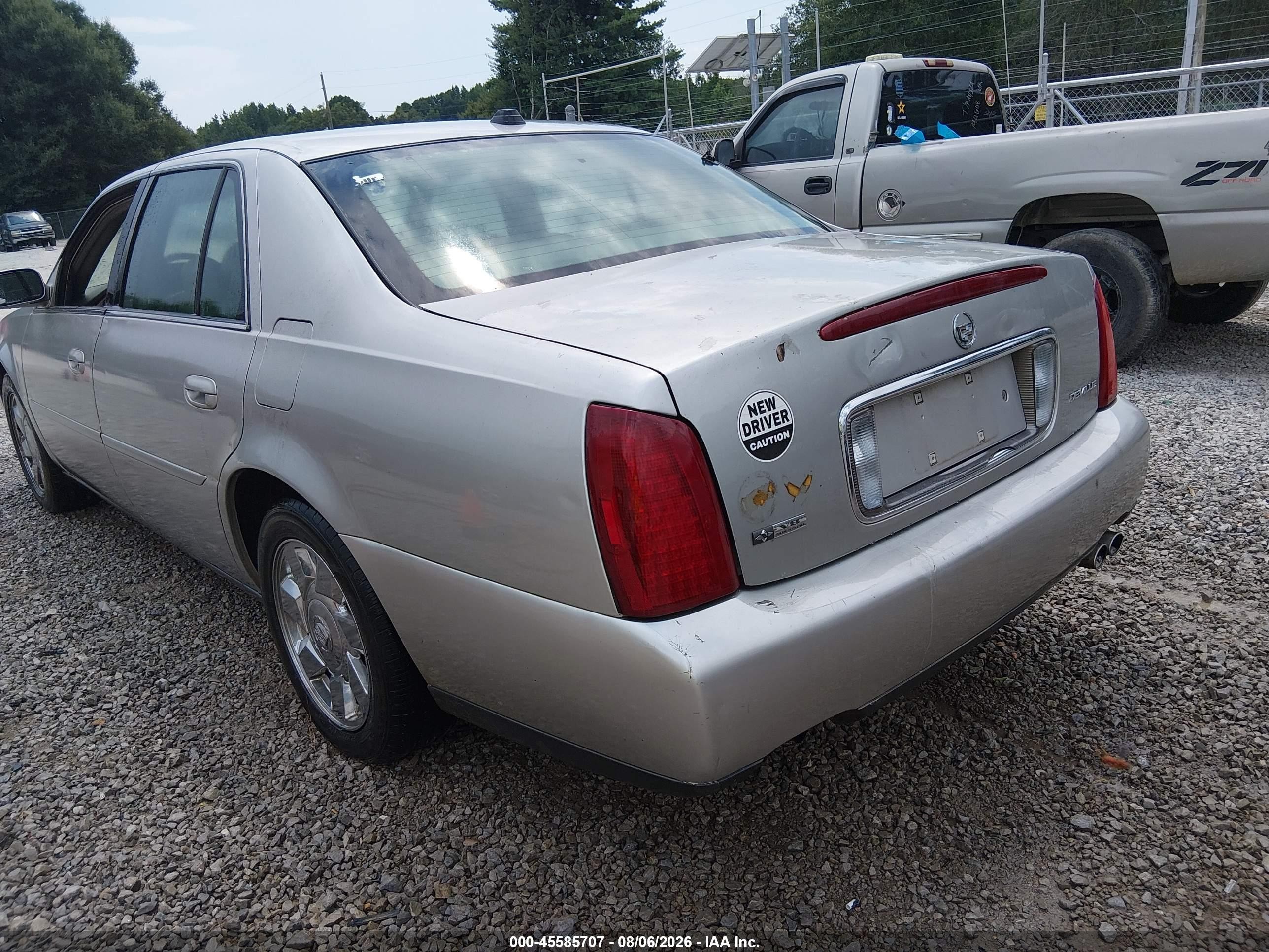 2004 Cadillac Deville   Silver vin: 1G6KD54Y74U183554