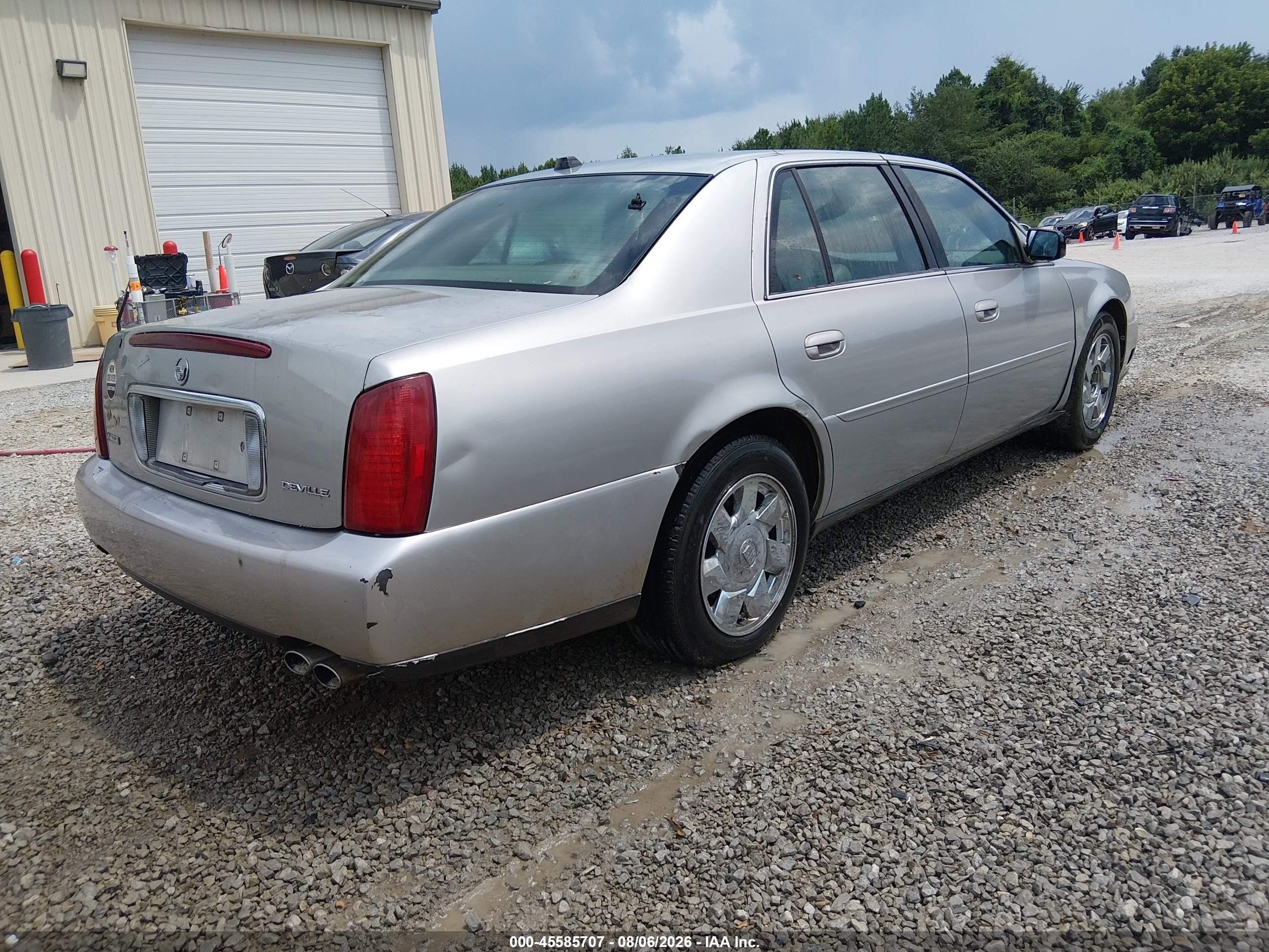 2004 Cadillac Deville   Silver vin: 1G6KD54Y74U183554
