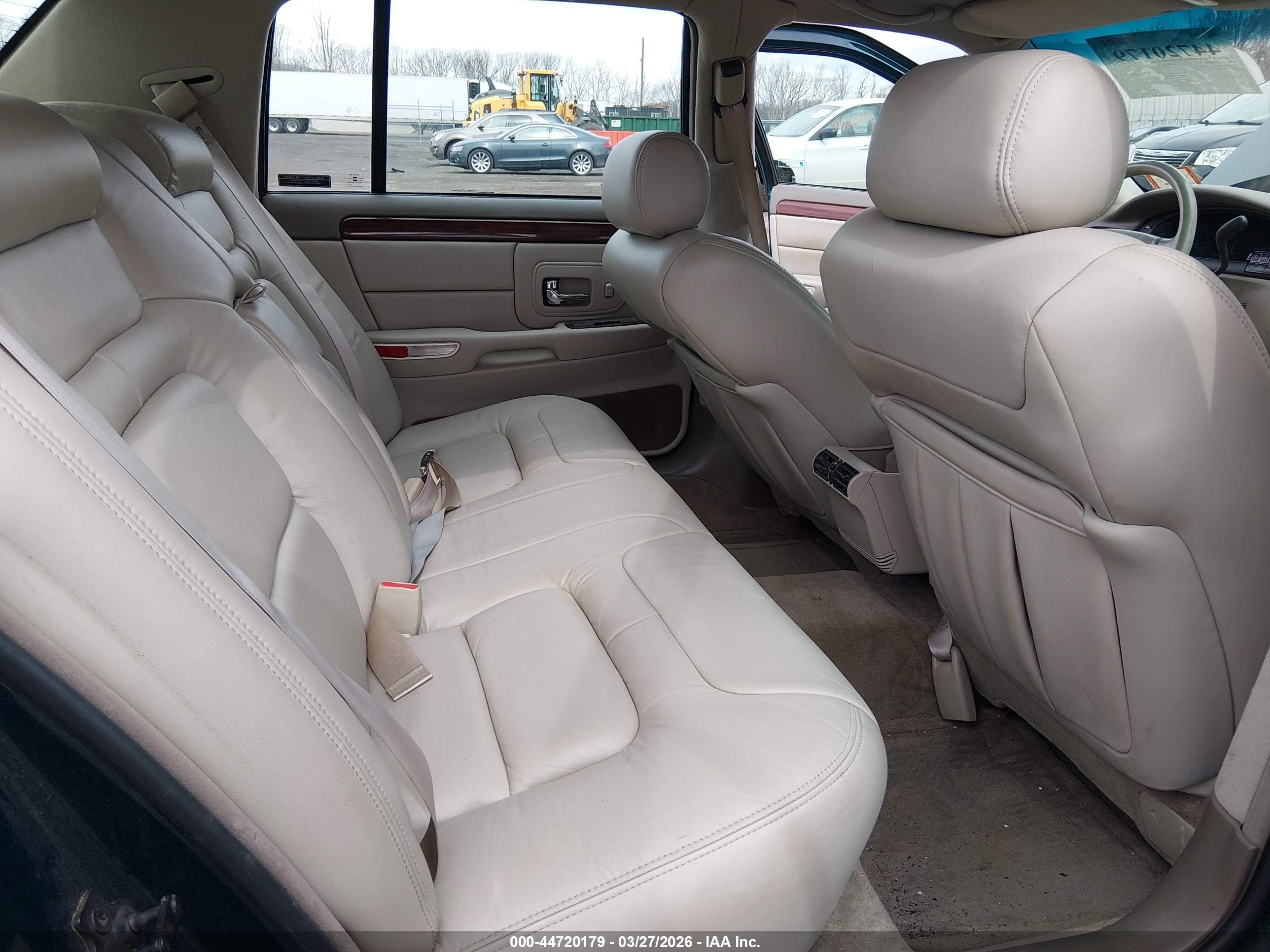 1998 Cadillac Deville Standard Green vin: 1G6KD54Y7WU781811