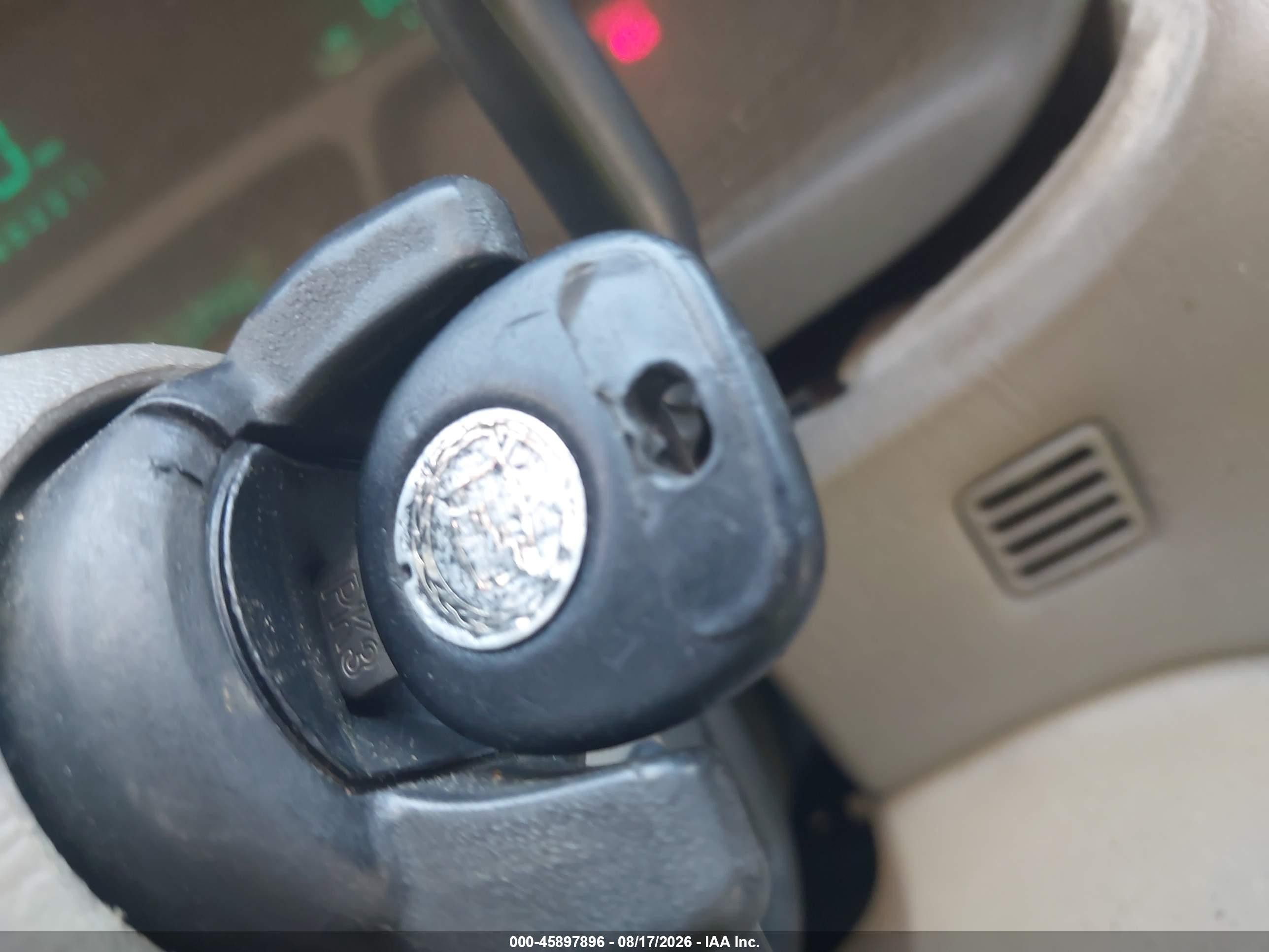 2002 Cadillac Deville   Красный vin: 1G6KD54Y82U219944
