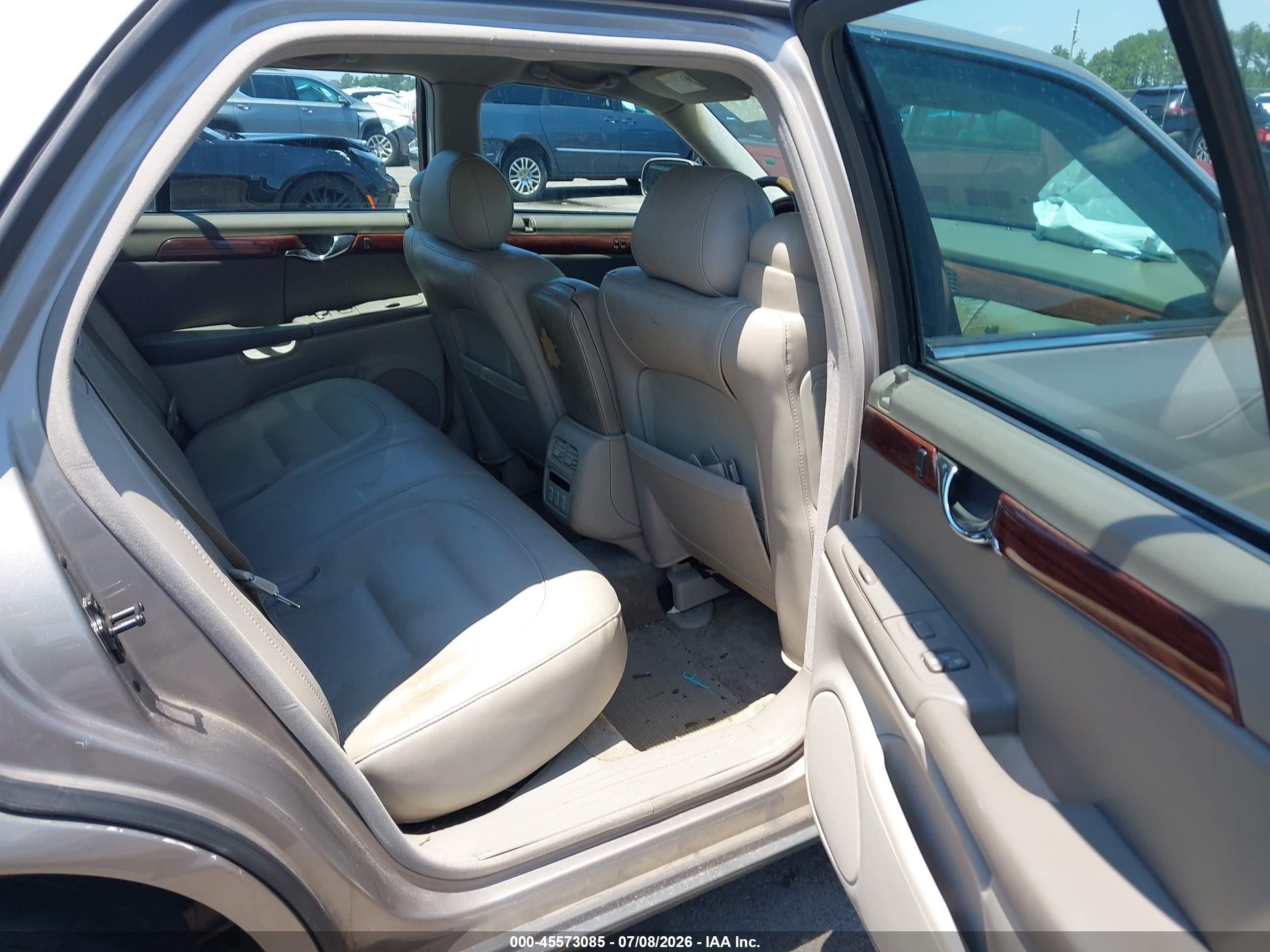 2003 Cadillac Deville Standard Золотой vin: 1G6KD54Y83U172755