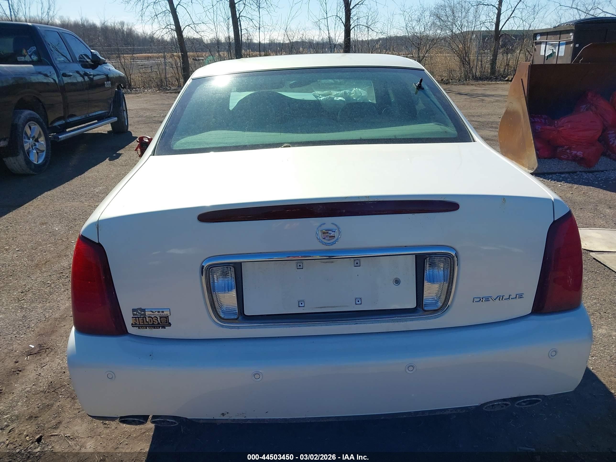 2004 Cadillac Deville Standard White vin: 1G6KD54Y84U234818
