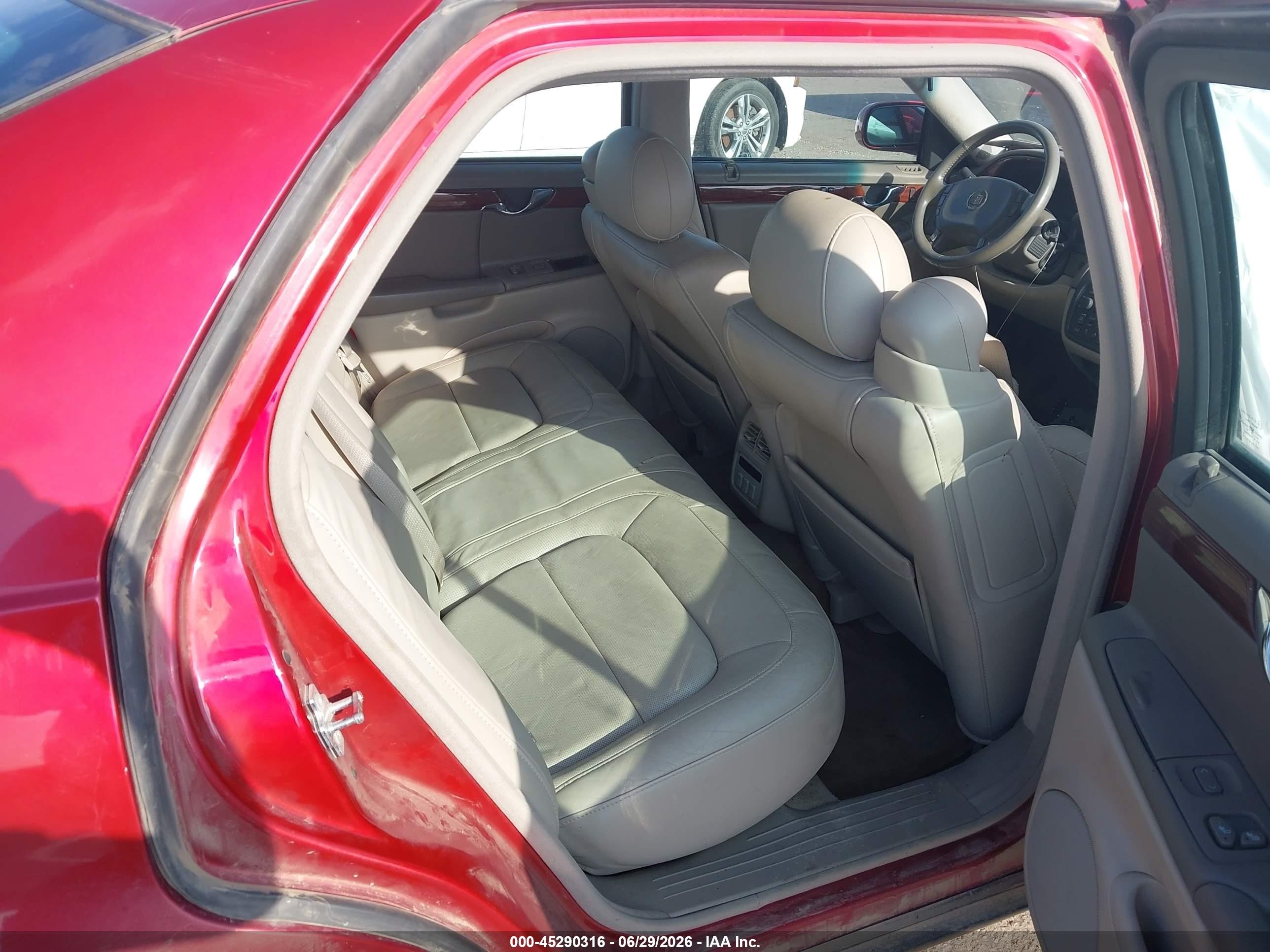 2005 Cadillac Deville Standard Red vin: 1G6KD54Y85U139712