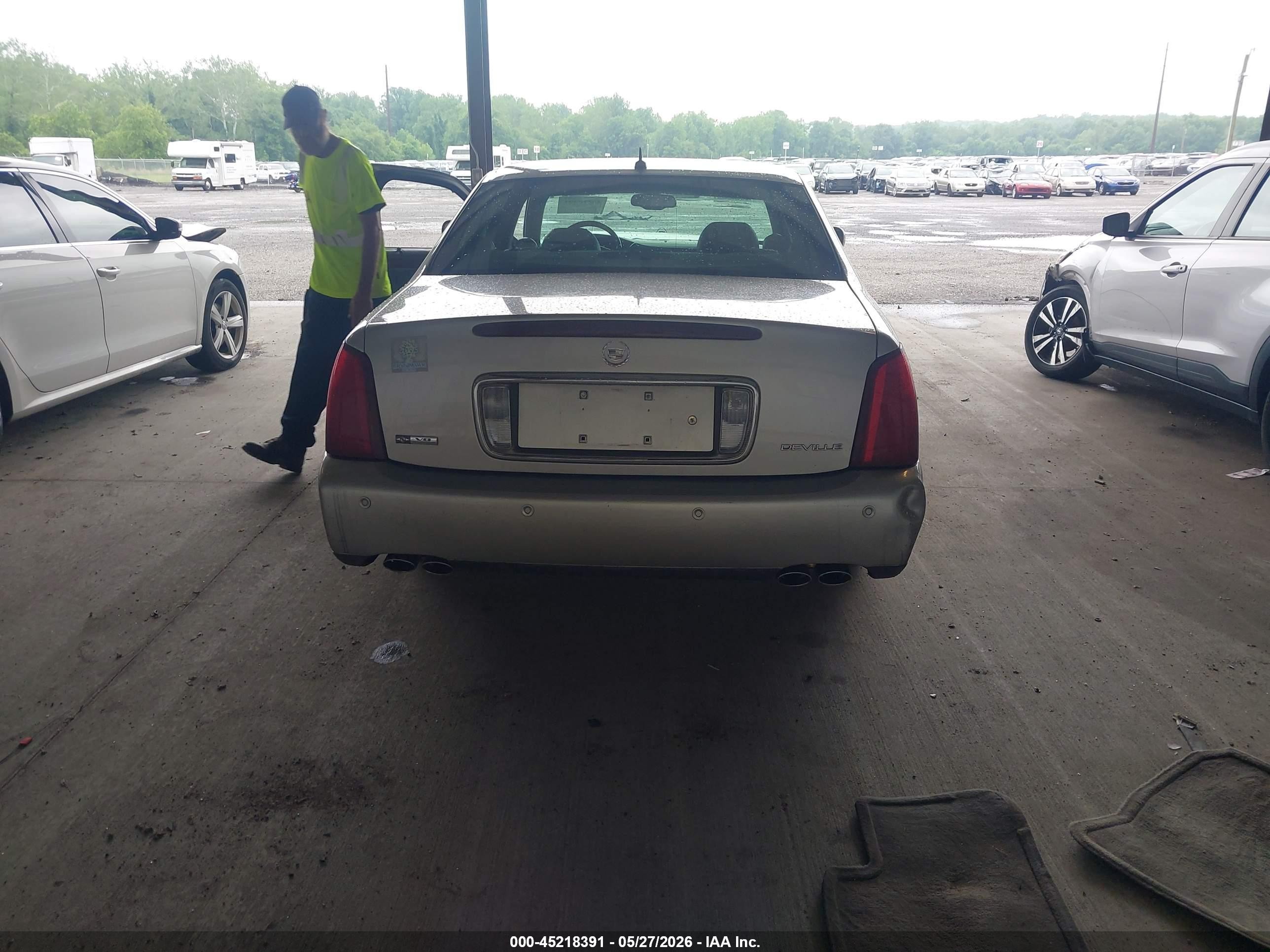 2005 Cadillac Deville Standard Silver vin: 1G6KD54Y85U183693