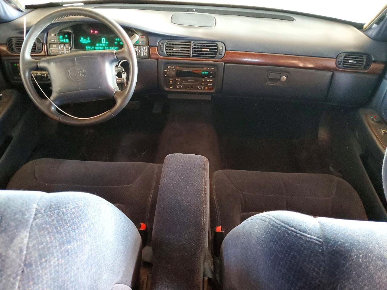1998 Cadillac Deville White vin: 1G6KD54Y8WU757906