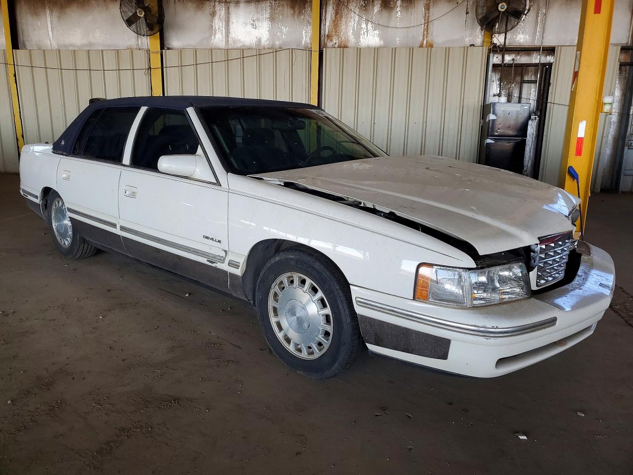 1998 Cadillac Deville White vin: 1G6KD54Y8WU757906