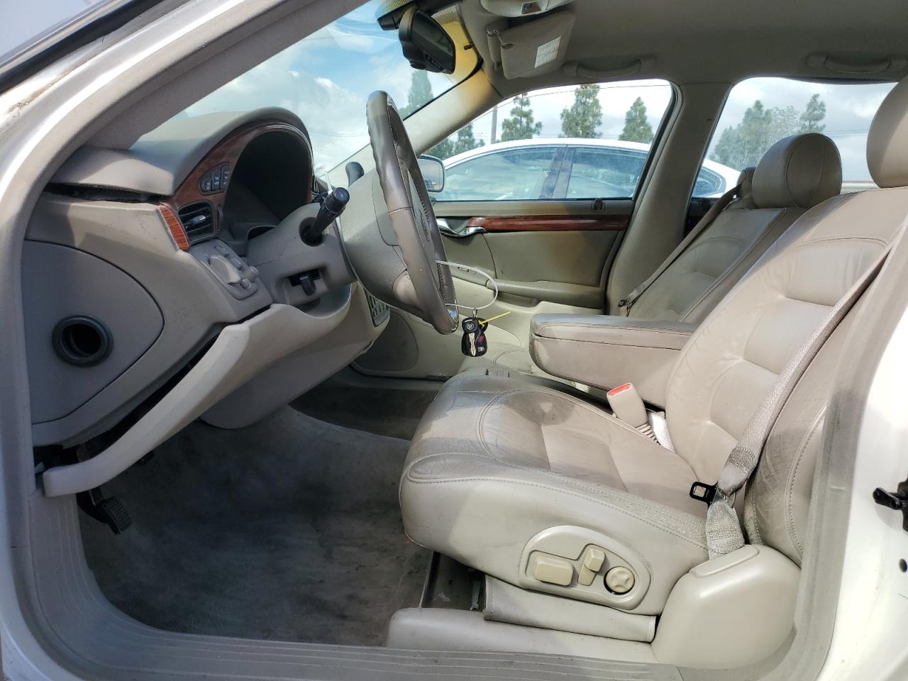 2001 Cadillac Deville Белый vin: 1G6KD54Y91U207316
